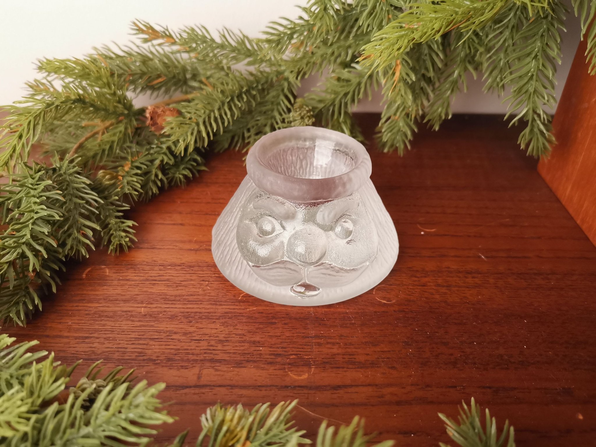 Fin ljuslykta ljusstake Nybro jultomte tomte vi.. Köp på Tradera