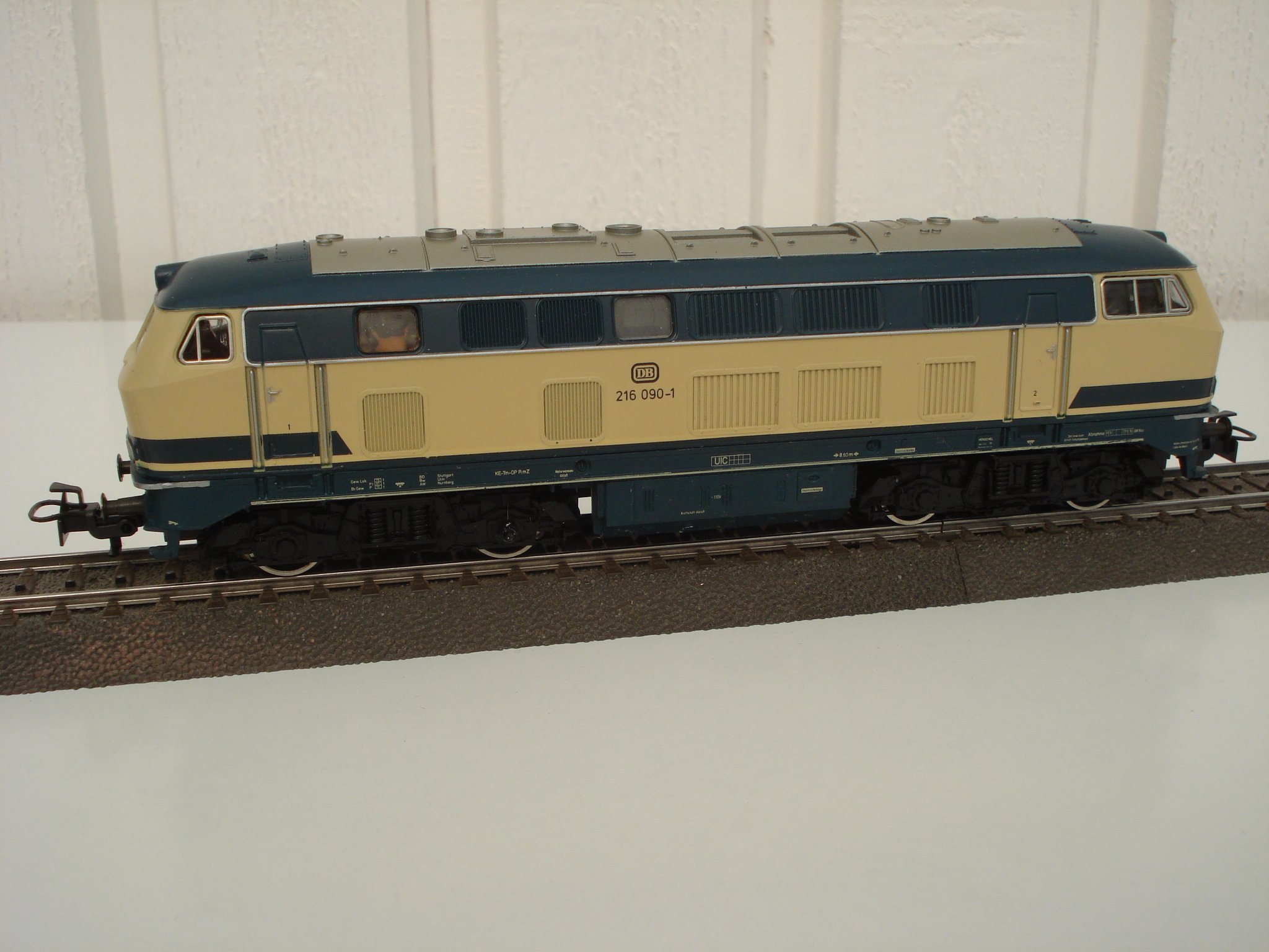 Märklin 3074: diesellok 216 090-1