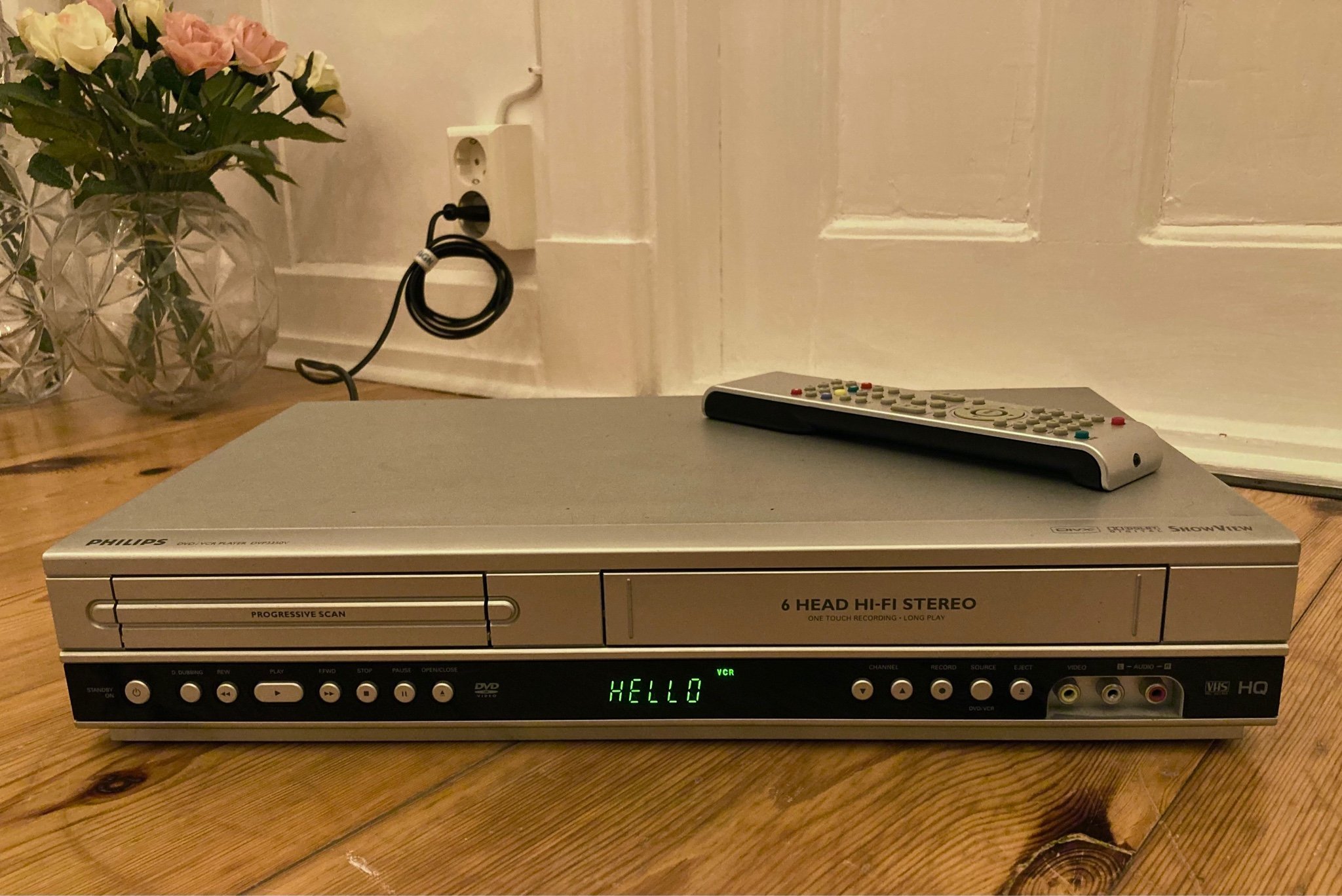 Philips DVP3350V DVD / VHS Kombi Spelare Köp på Tradera (561433371)