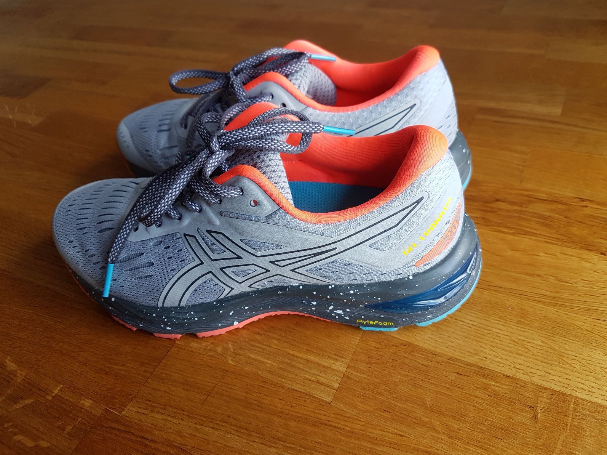 asics cumulus 39