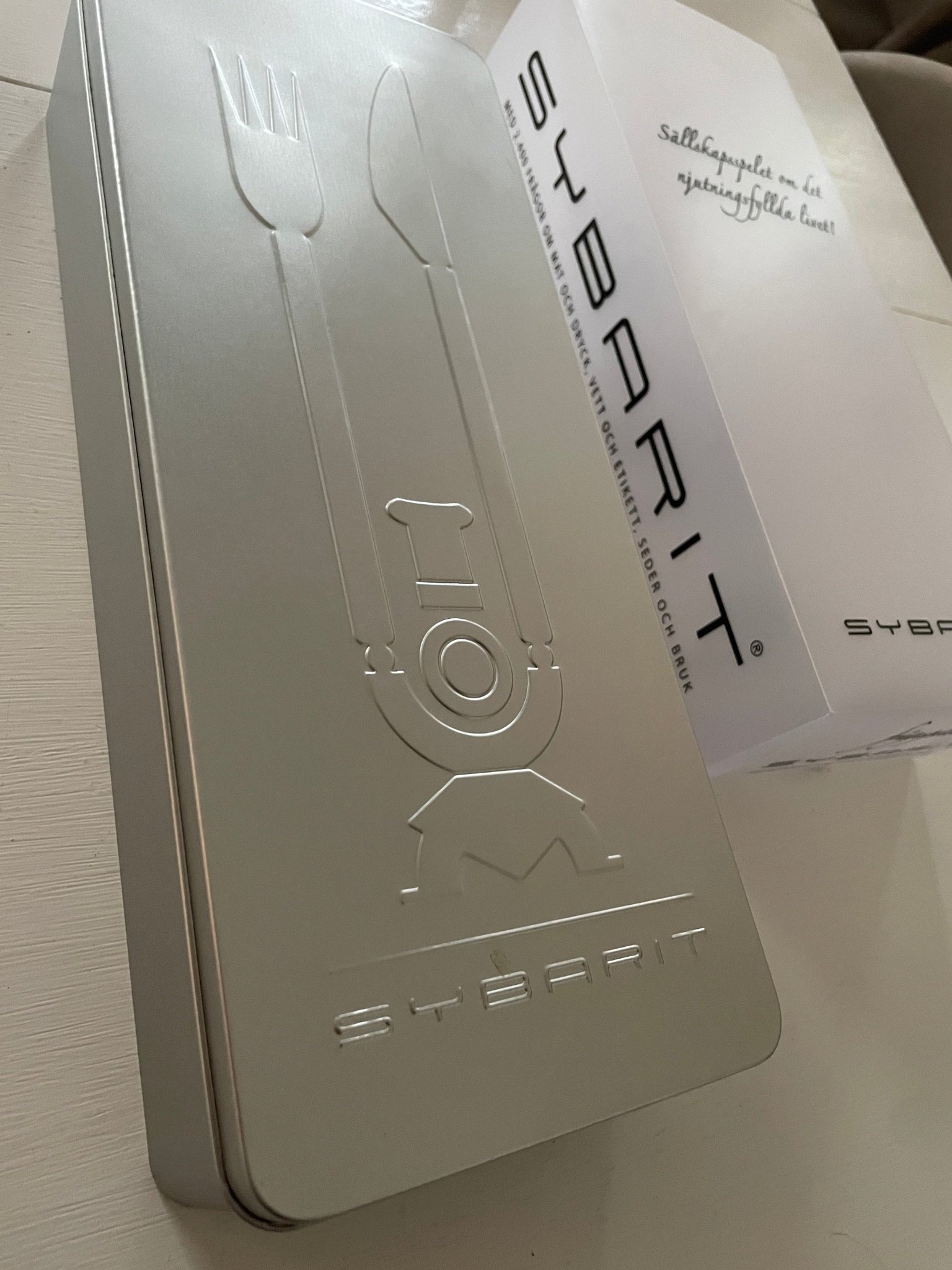 Sybarit – Sällskapsspel om mat, dryck och etikett – Alga – Komplett