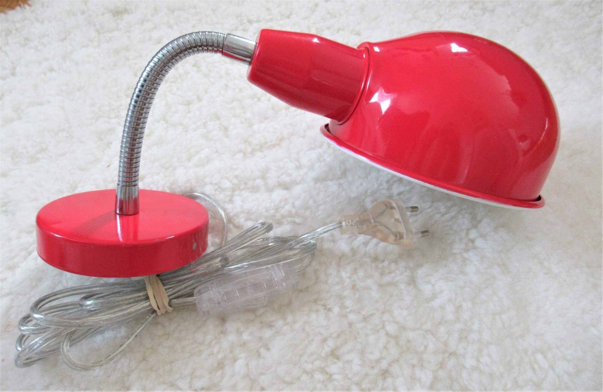 LÄCKER BÖJBAR VÄGGLAMPA SÄNGLAMPA RÖD VIT PLÅT RETRO FINT SKICK LAMPA LÄCKER BÖJBAR VÄGGLAMPA SÄNGLAMPA RÖD VIT PLÅT RETRO FINT SKICK LAMPA