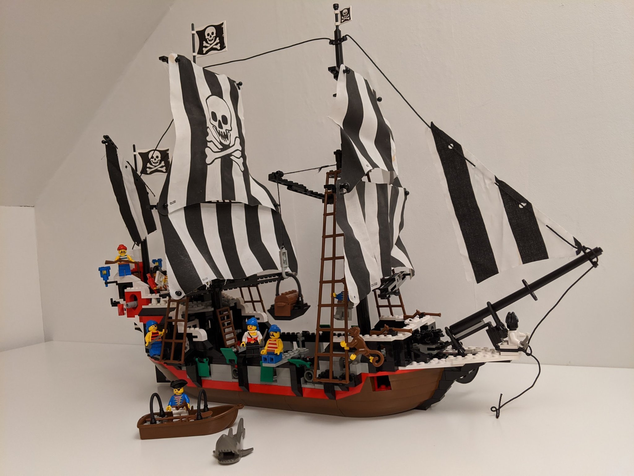 lego skulls eye schooner