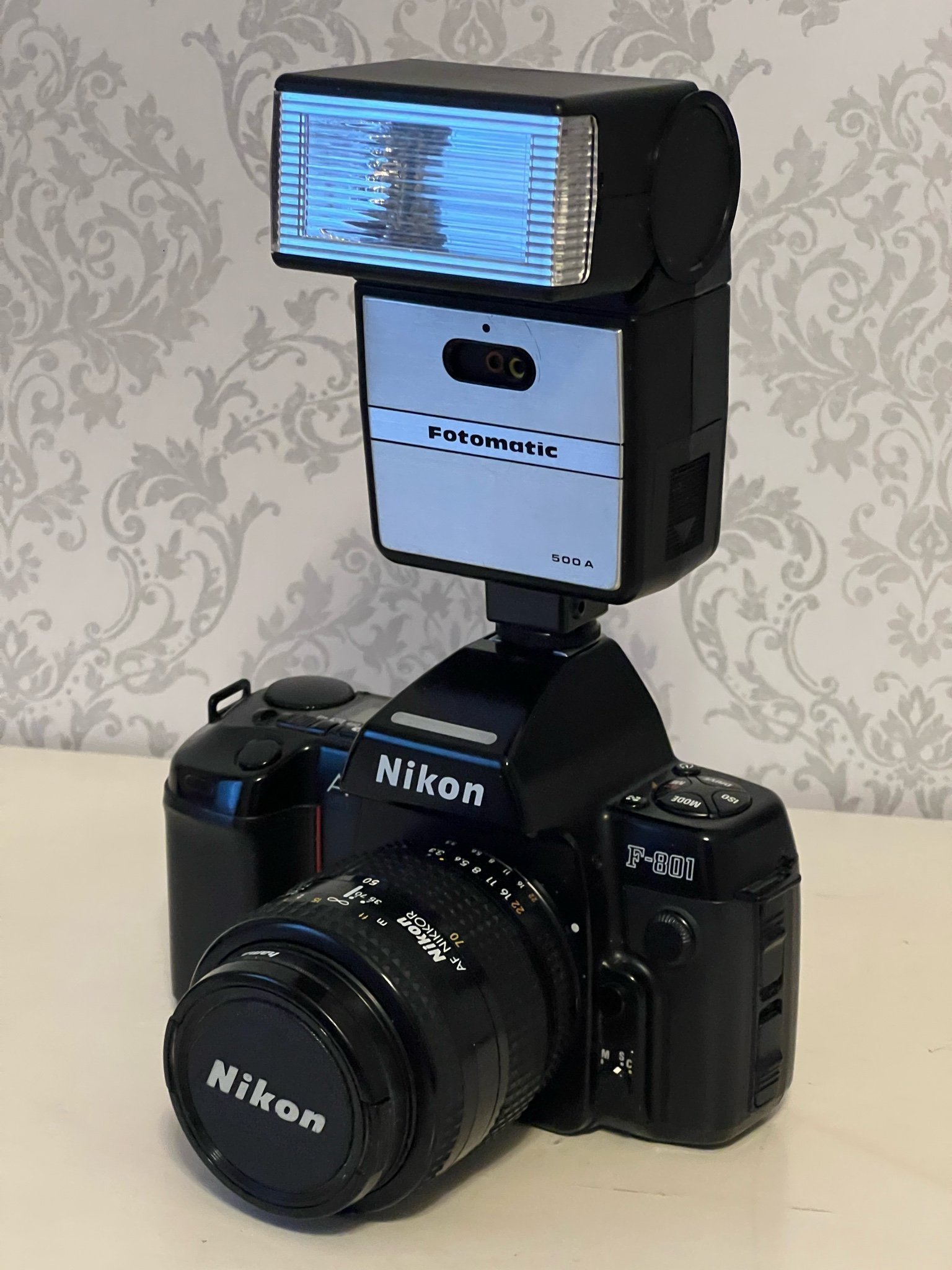 ② Appareil photo Nikon F 801 à découvrir