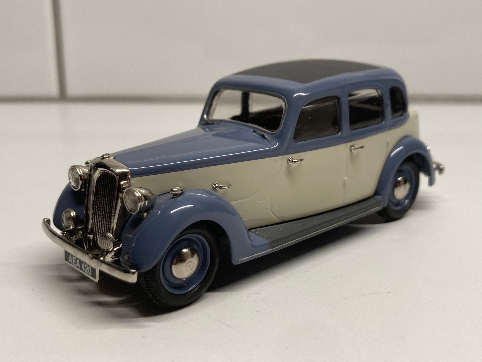 A collectible scale model Range Rover Sport from Altaya A collectible scale model Range Rover Sport from Altaya