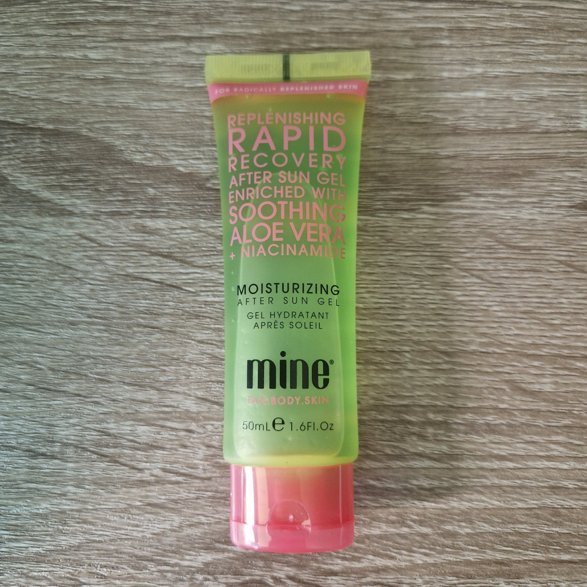 Se produkter som liknar Ny After Sun Gel 50ml.. på Tradera