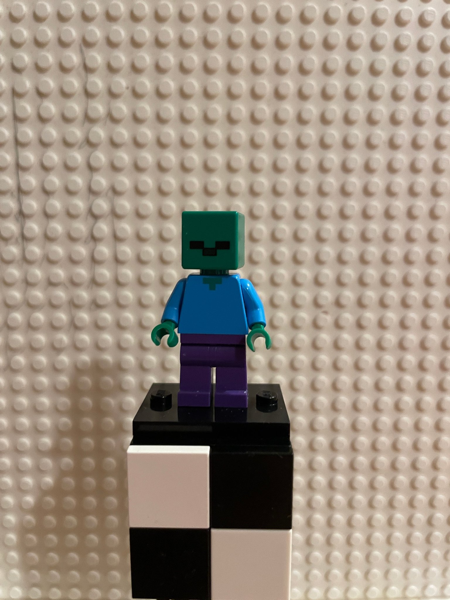 LEGO Minecraft – Zombie – Dark Purple Legs (MIN010)