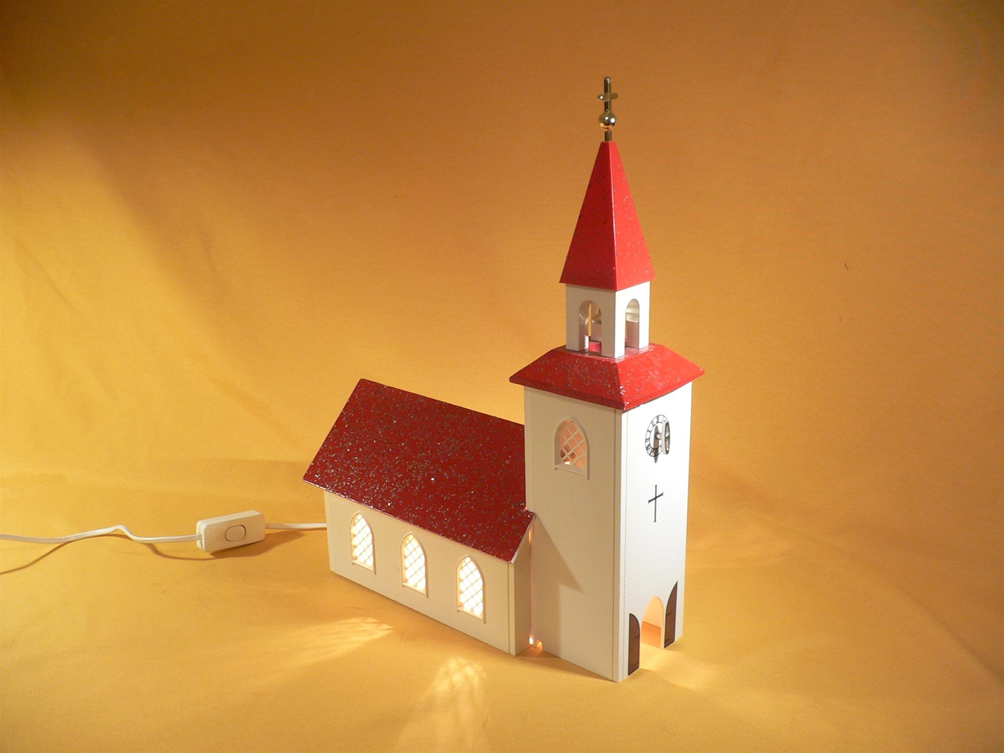 kyrka med belysning kyrka med belysning