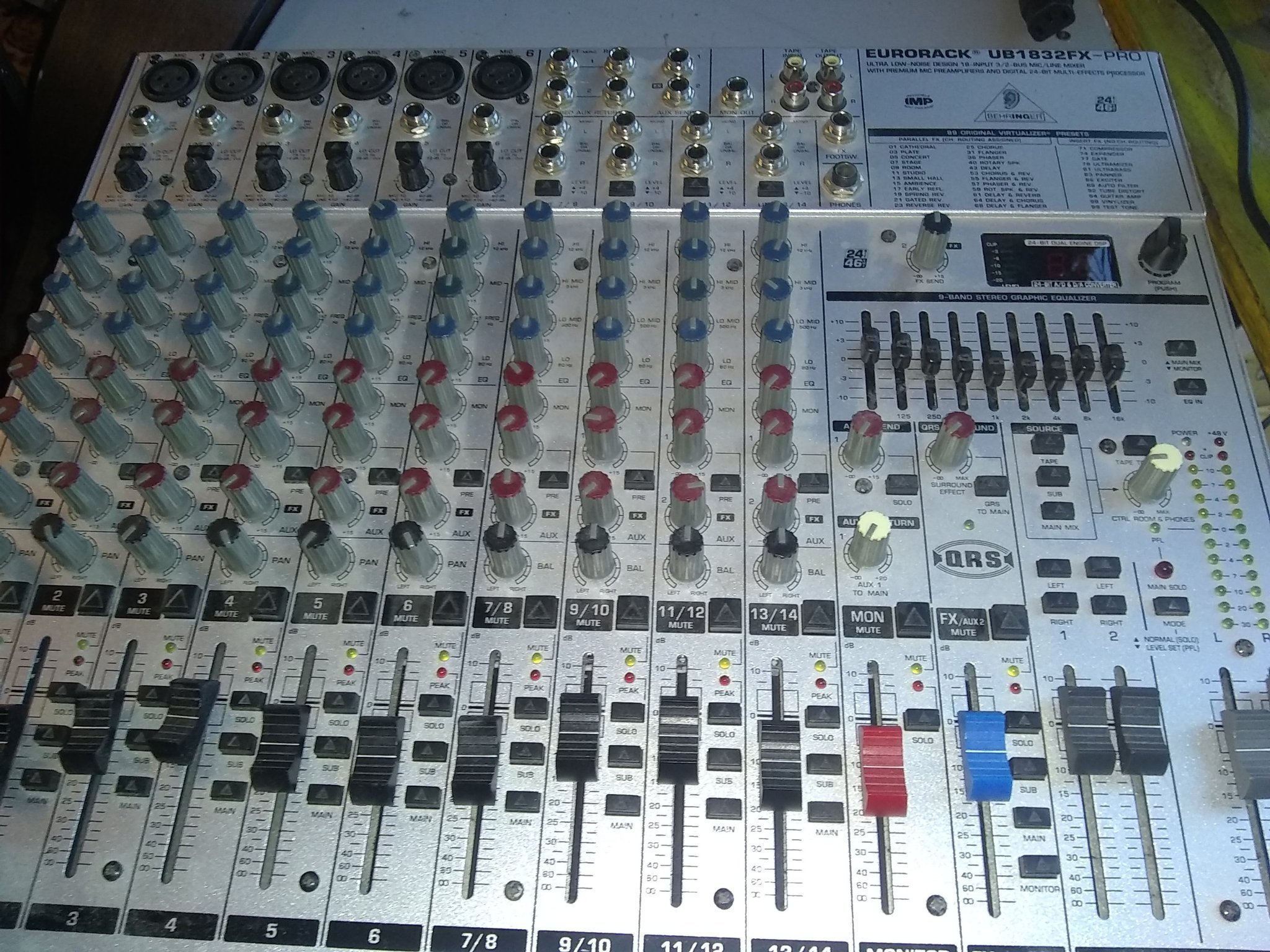 Behringer UB1832FX Pro Eurorack 18 Input Mixer .. Köp på Tradera