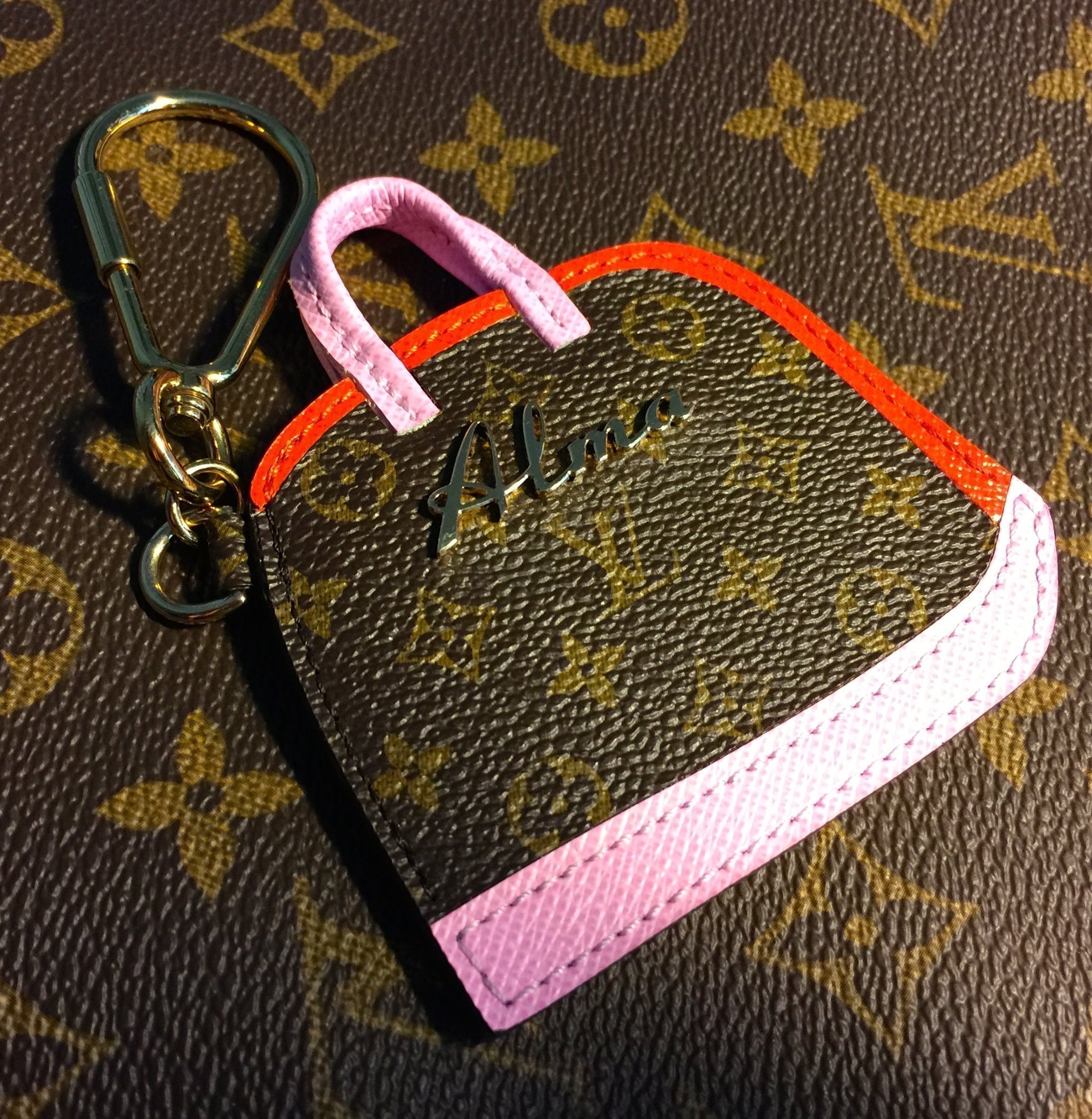 (182) Louis Vuitton nyckelhållare helt ny