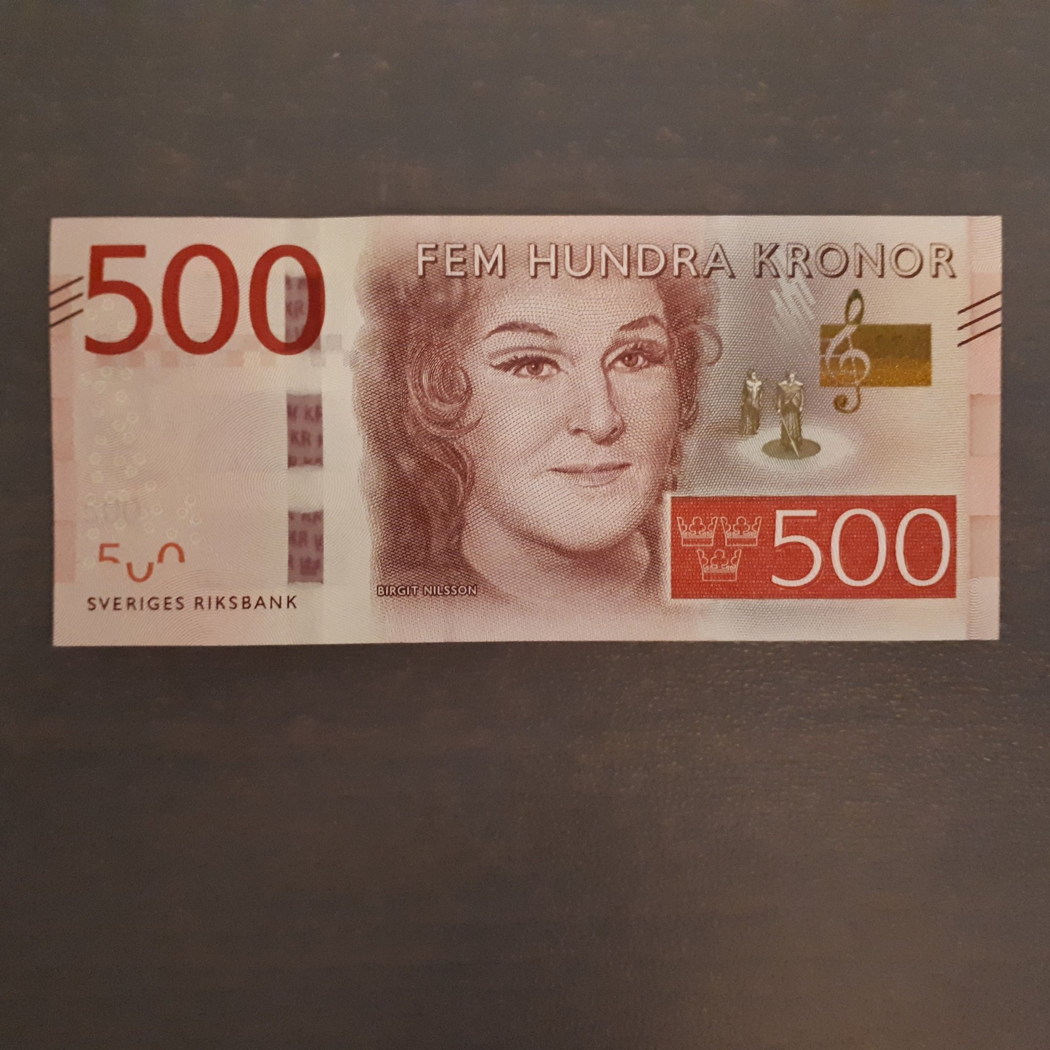Se produkter som liknar 1 st 500 kr sedel i ocirkuler.. på Tradera