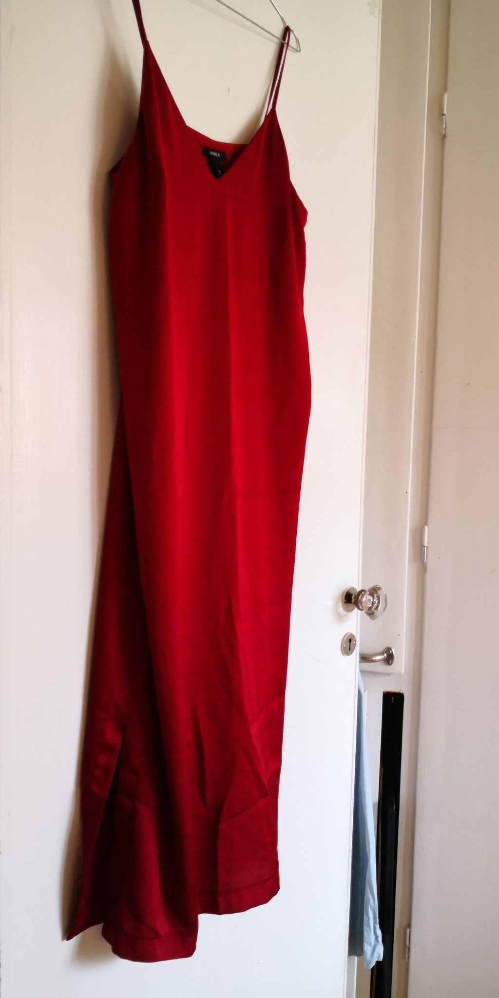 Vacker röd klänning. (368619547) ᐈ Köp på Tradera Vacker röd klänning. (368619547) ᐈ Köp på Tradera