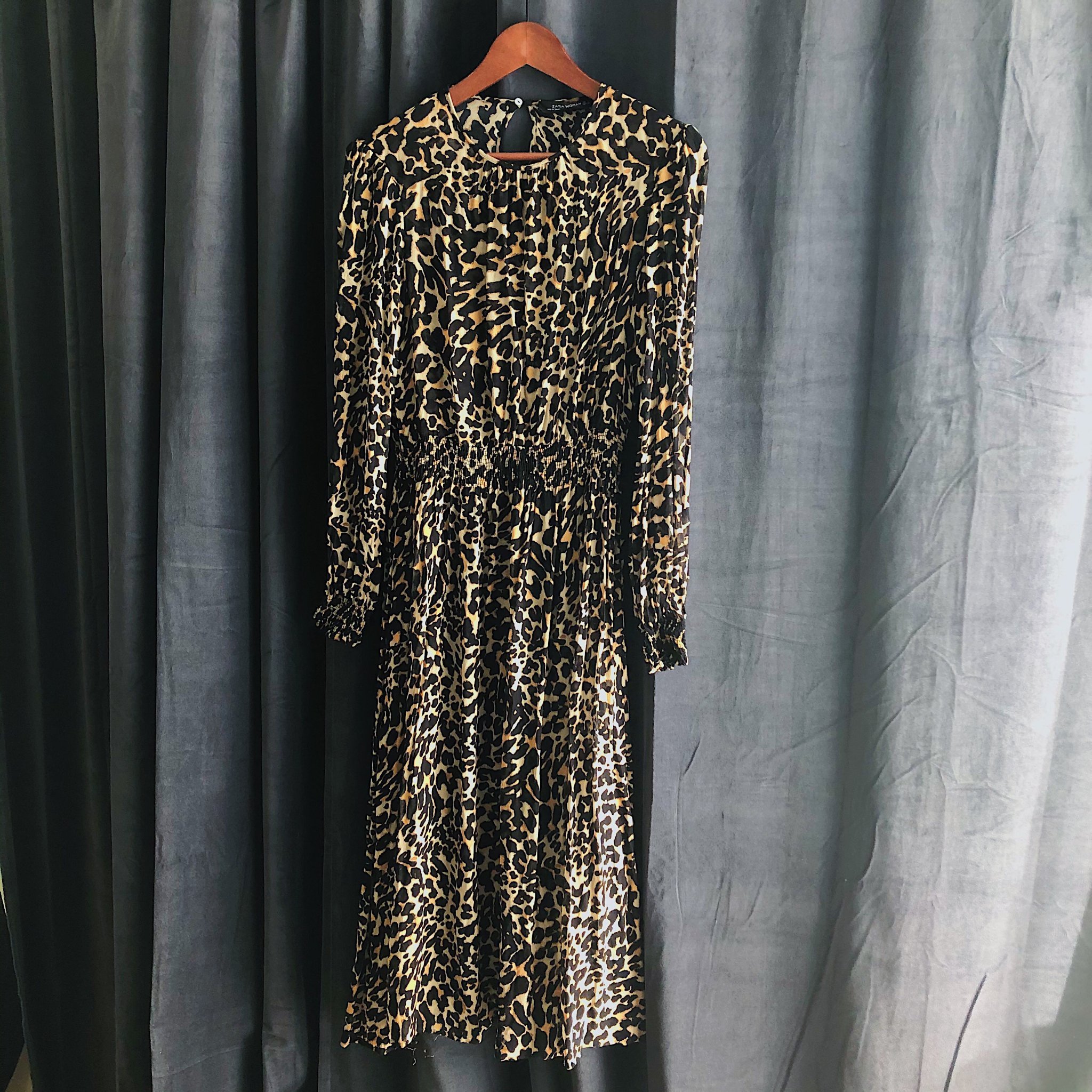 Leopard mönstrad klänning från Zara, stl small (387993257 Leopard mönstrad klänning från Zara, stl small (387993257