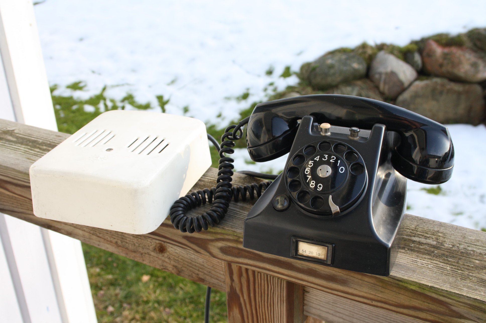 Bakelit telefon med extra ringklocka, 1950 tal (449962455) ᐈ Köp på Tradera