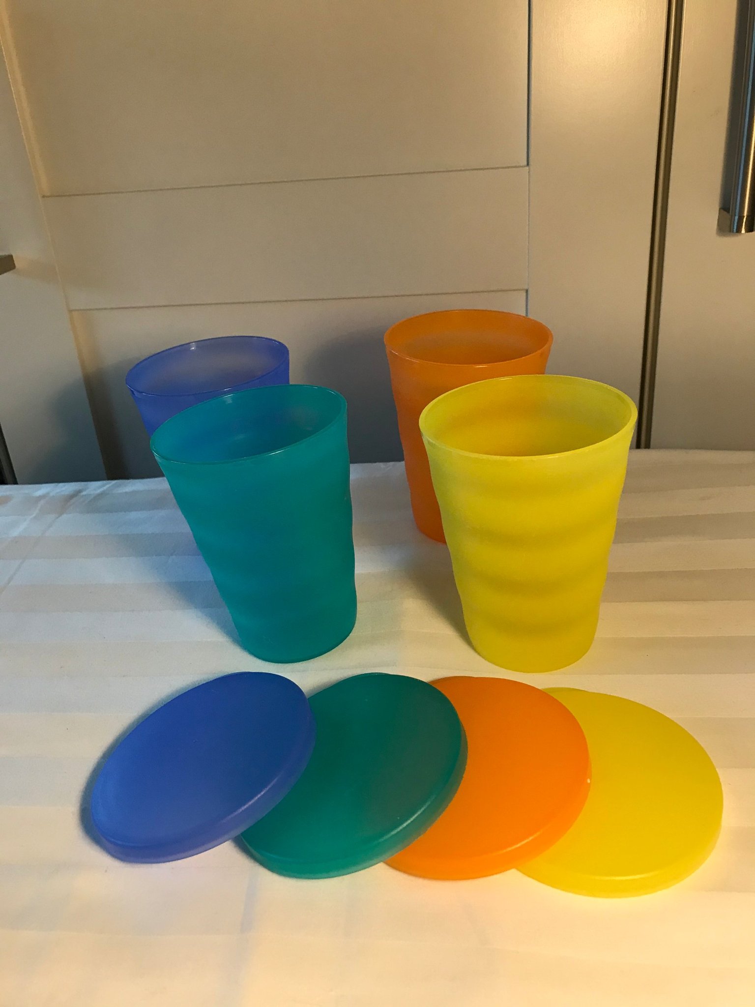 Tupperware, "AVANTI" plastmuggar med lock, 4 st