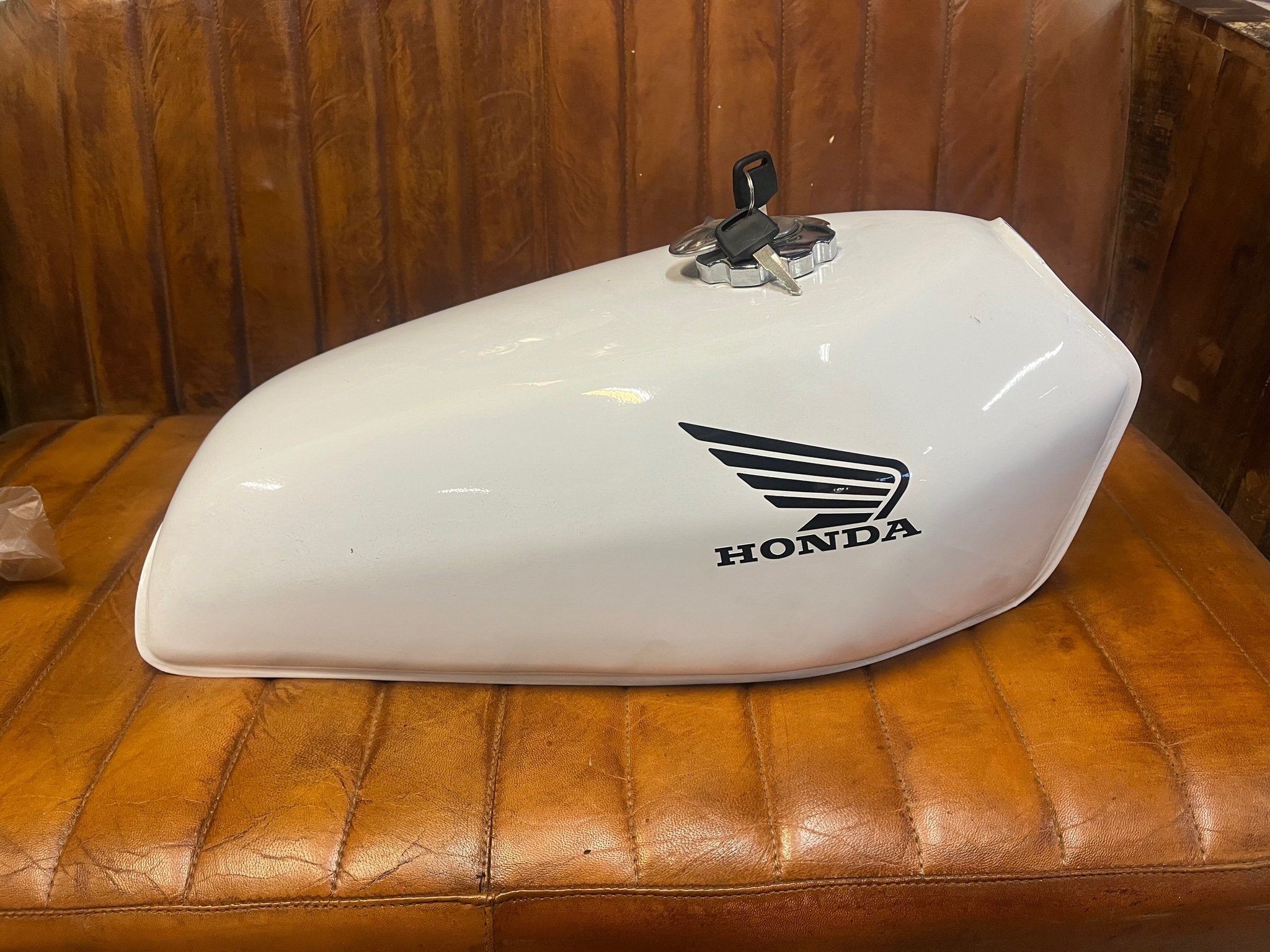 Anello Serbatoio PRO Nero Per Moto Honda - Accessorio Di Qualità Per Serbatoio Con 5 Viti - Foto 3