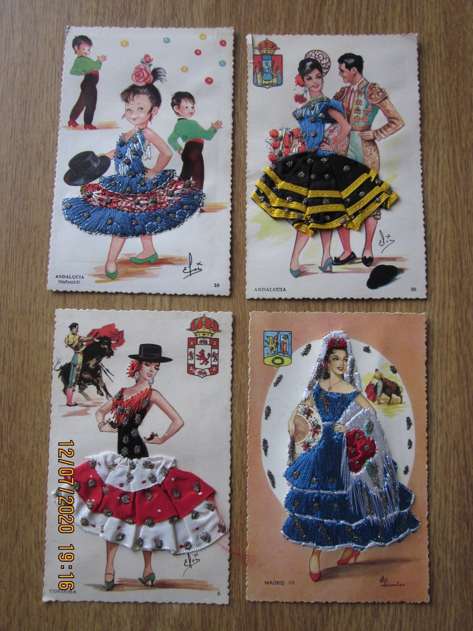 RETRO! Äldre klädda vykort från Spanien