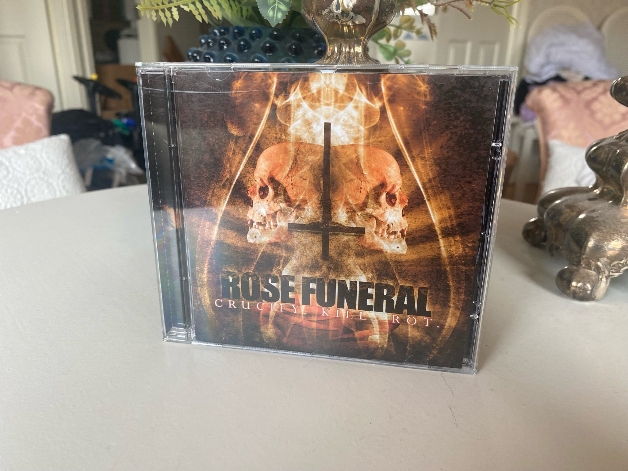 Se produkter som liknar Rose Funeral - Crucify. Kill på Tradera
