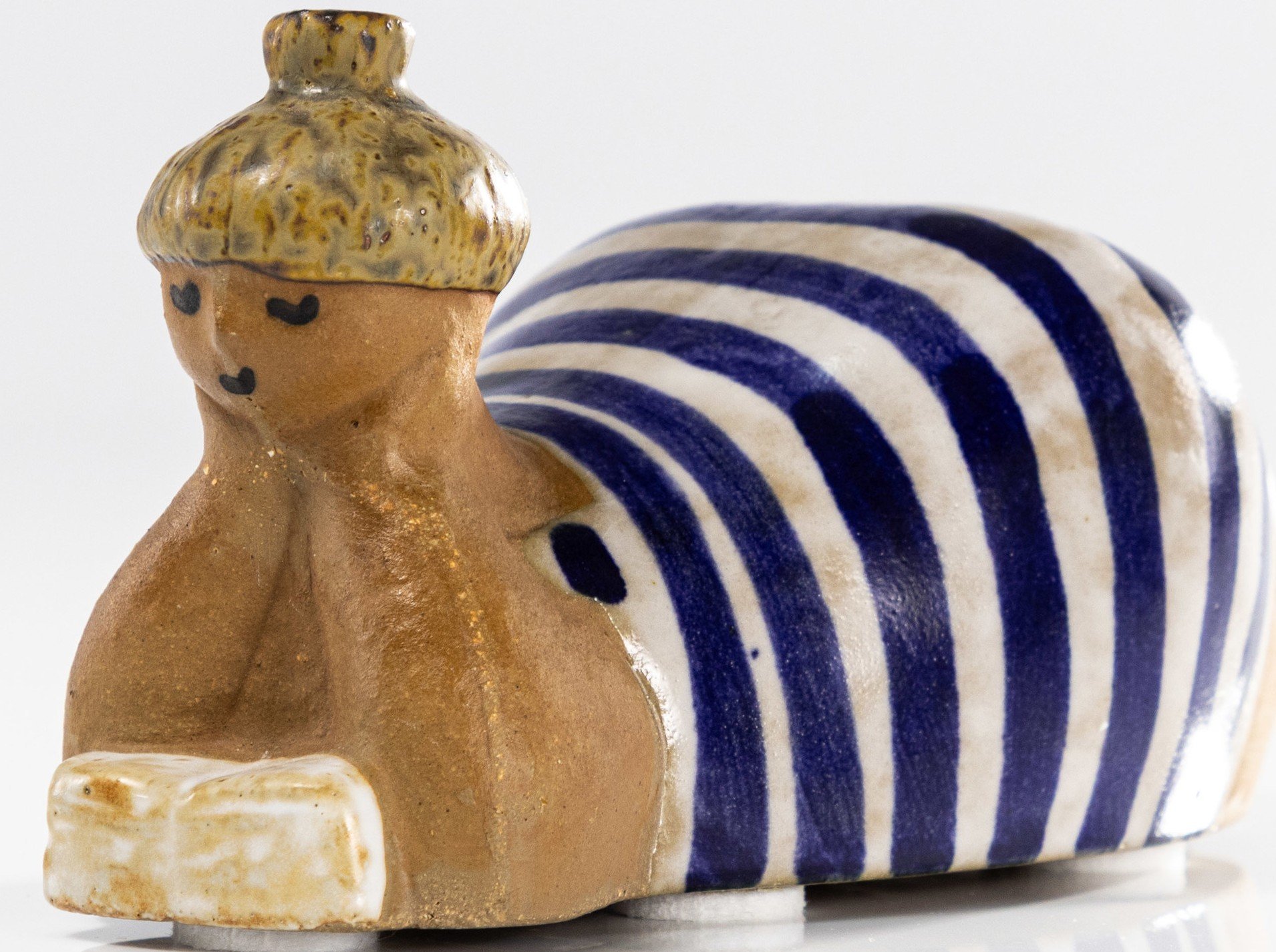 Se produkter som liknar Lisa Larson “Beata” – ABC-fli.. på Tradera