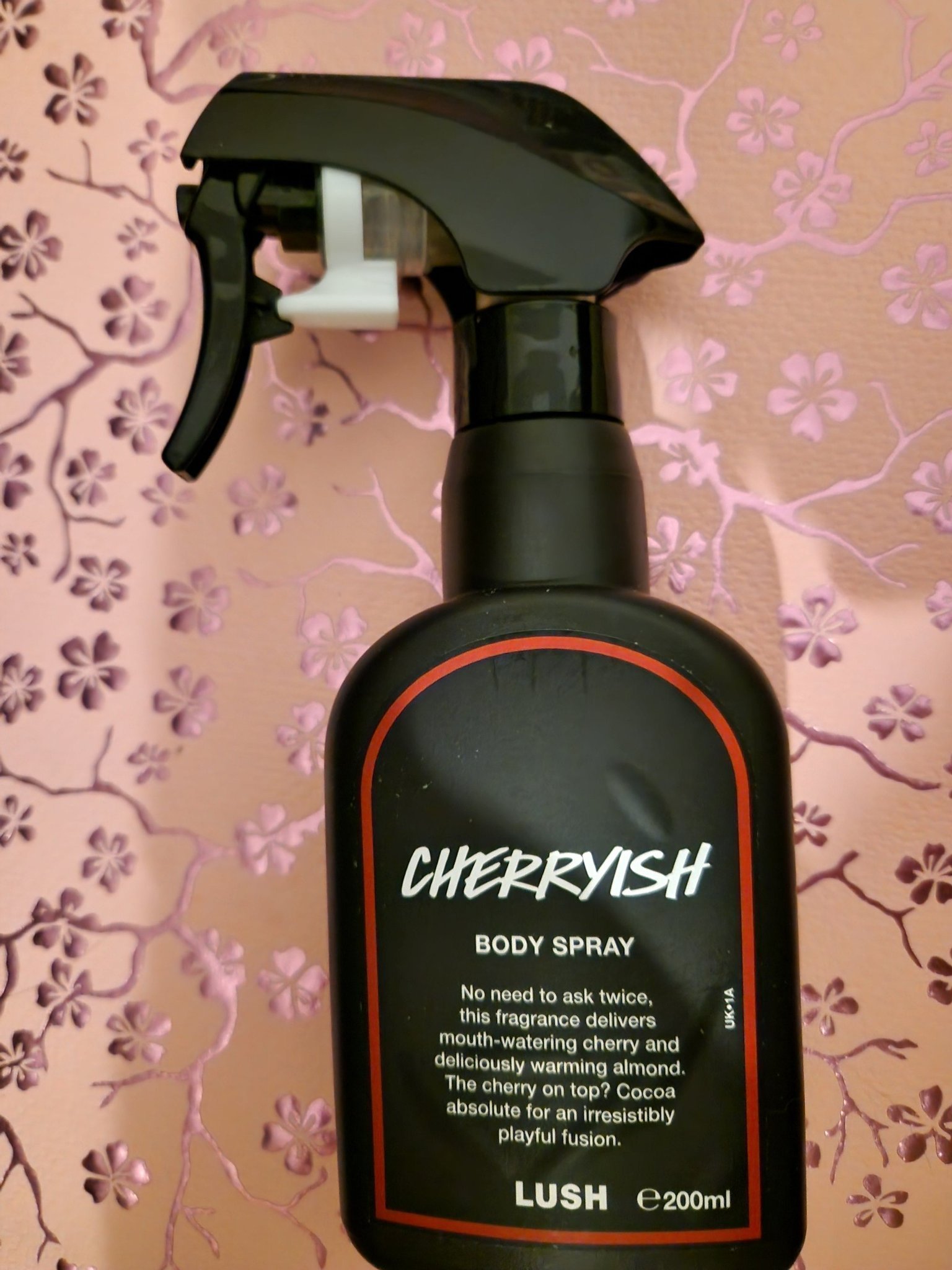 Lush Cherryish Body Spray 200ml | Köp på Tradera (727913341)