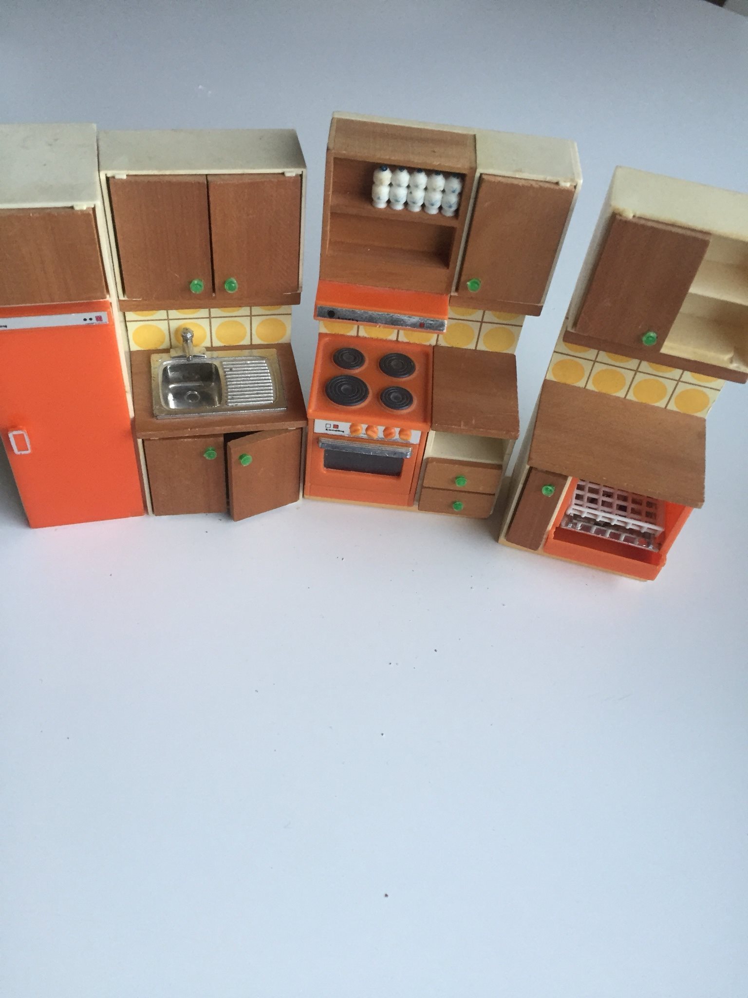 Lundby dockskåpsmöbler, kök 70 tal på tradera.com lundbyskalan,