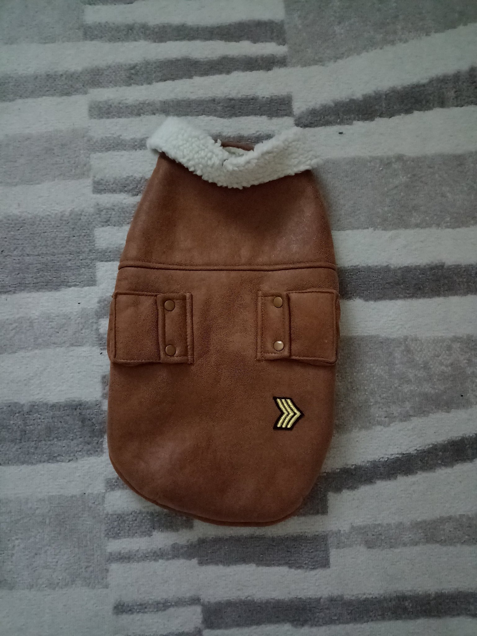 Se produkter som liknar Fodrad hundjacka i pilotmodel.. på Tradera