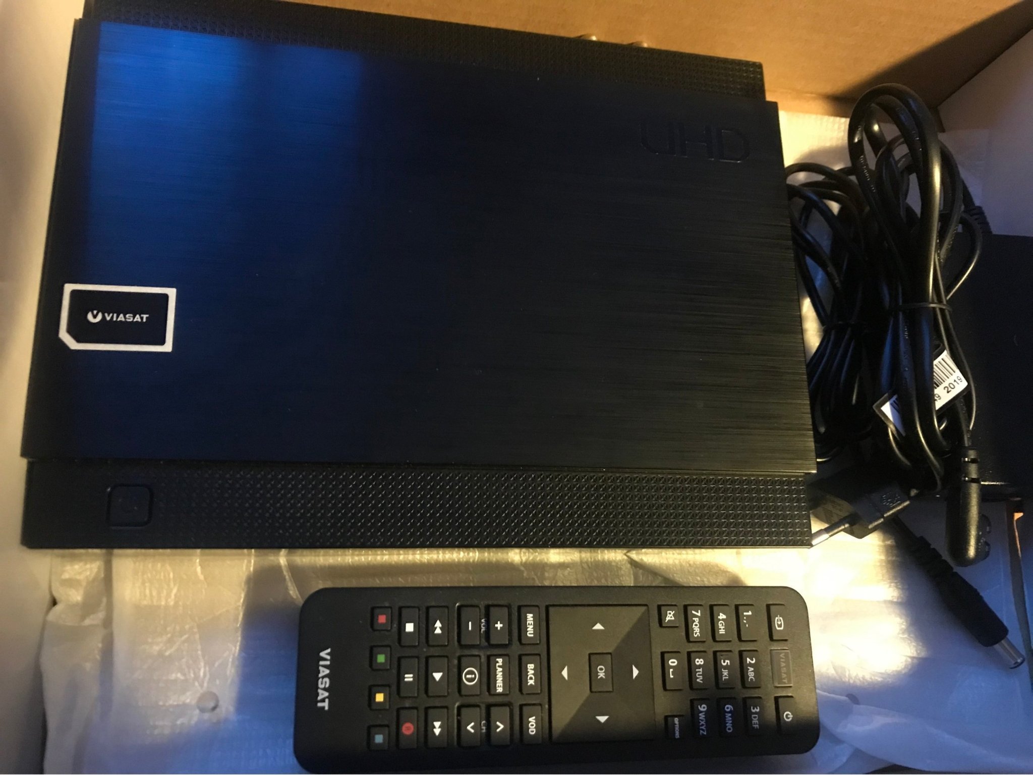 VIASAT ULTRA HDBOX 4K, SAMSUNG GXVI680SJ MED .. Köp på Tradera