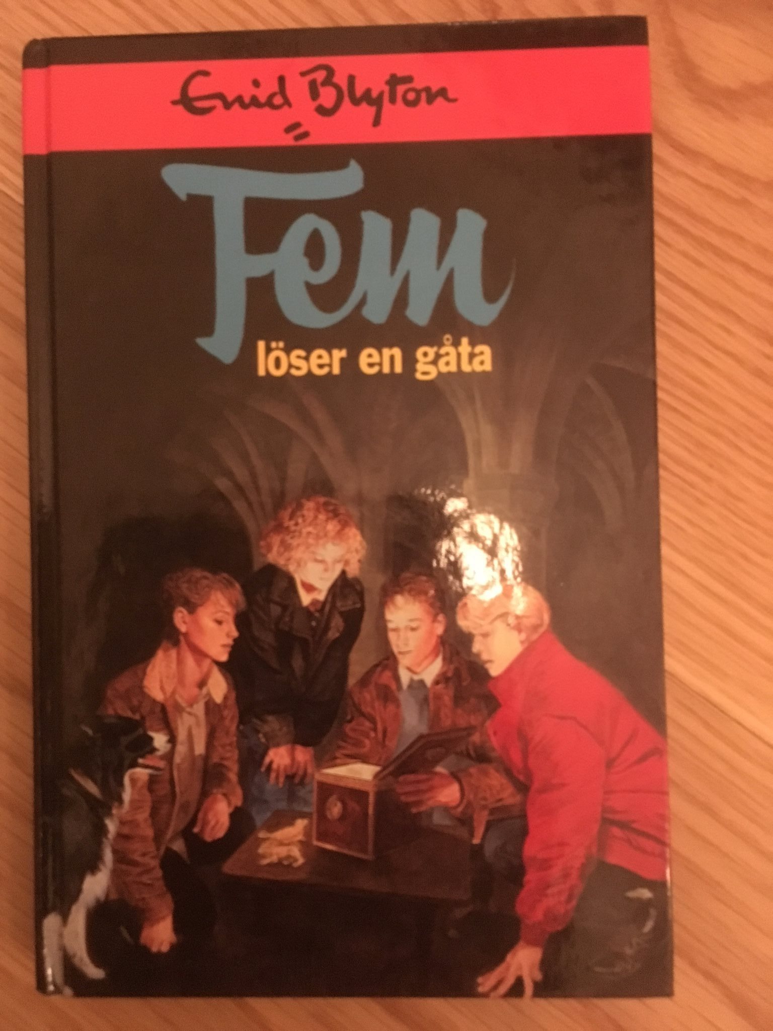 Fem löser en gåta enid blyton på tradera.com barn och ...