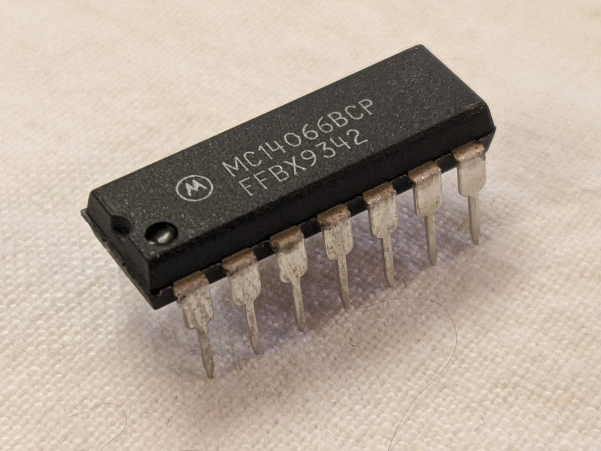 175st Motorola IC komponenter / kretsar MC14066.. (417909293) ᐈ Köp på ...