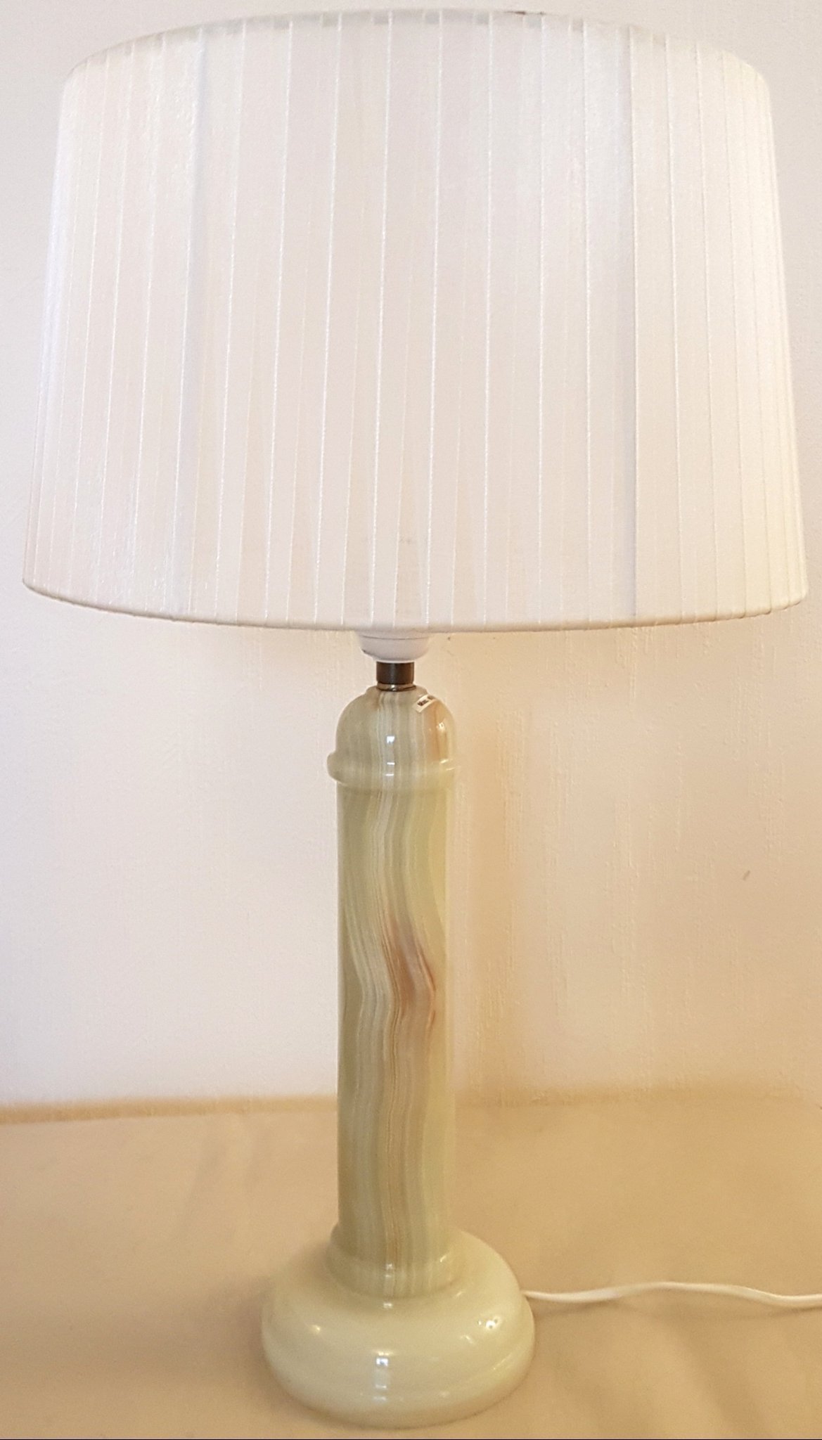 Bordslampa i äkta onyx. Lampa sten marmor retro vintage Bordslampa i äkta onyx. Lampa sten marmor retro vintage