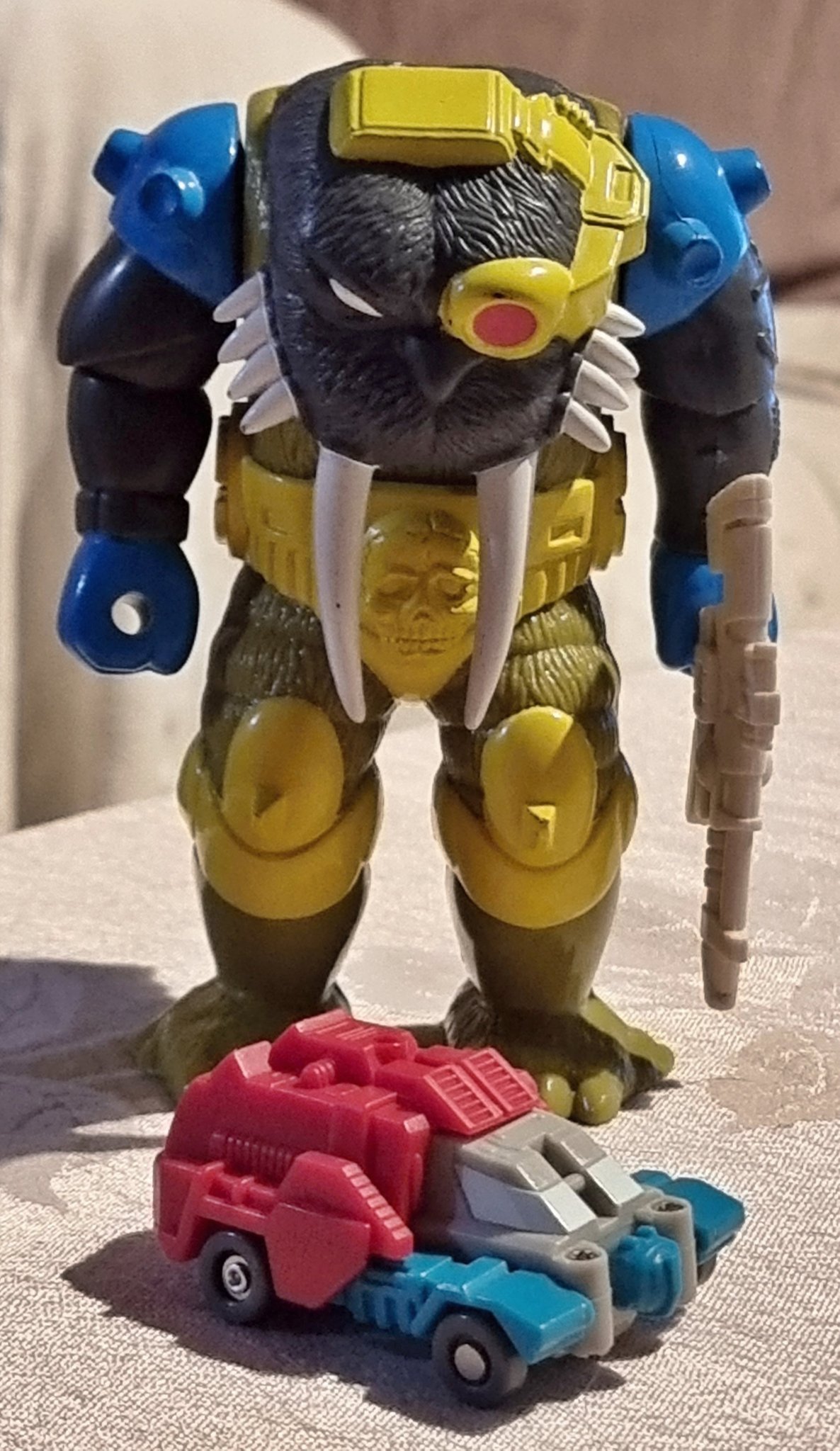 Transformers G1 Longtooth (Pretender) Köp på Tradera (568894341)