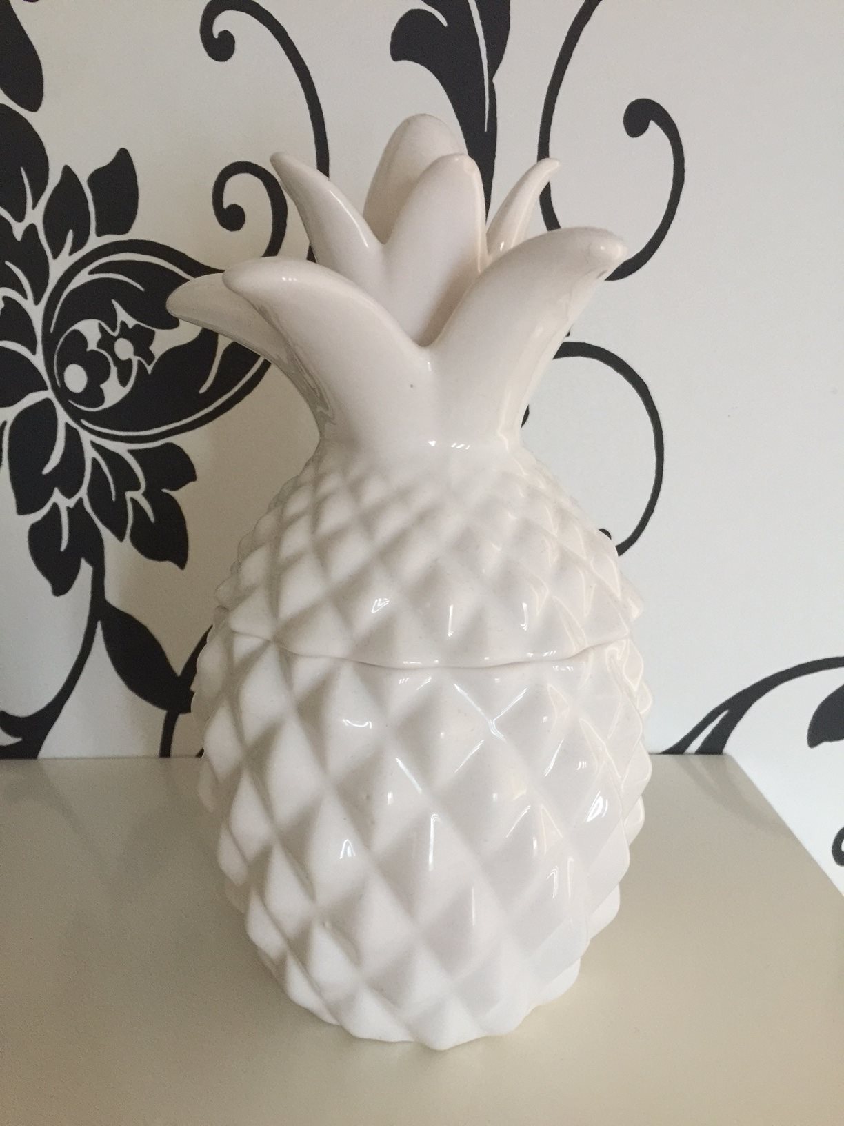 Helt ny vit porslin ananas inspo inredning prydnad retro trend ...