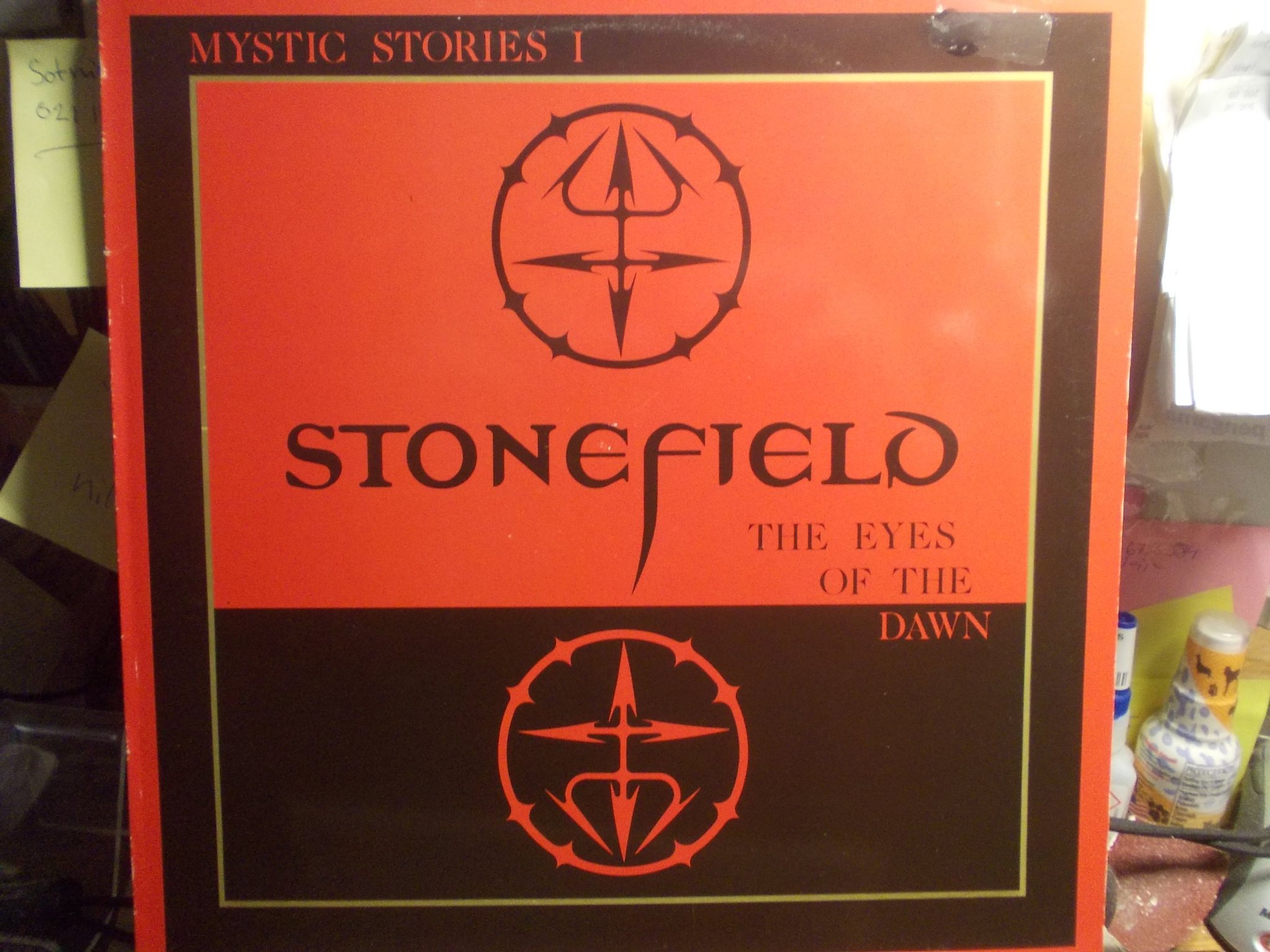 Se produkter som liknar Stonefield Mystic Stories .. på Tradera