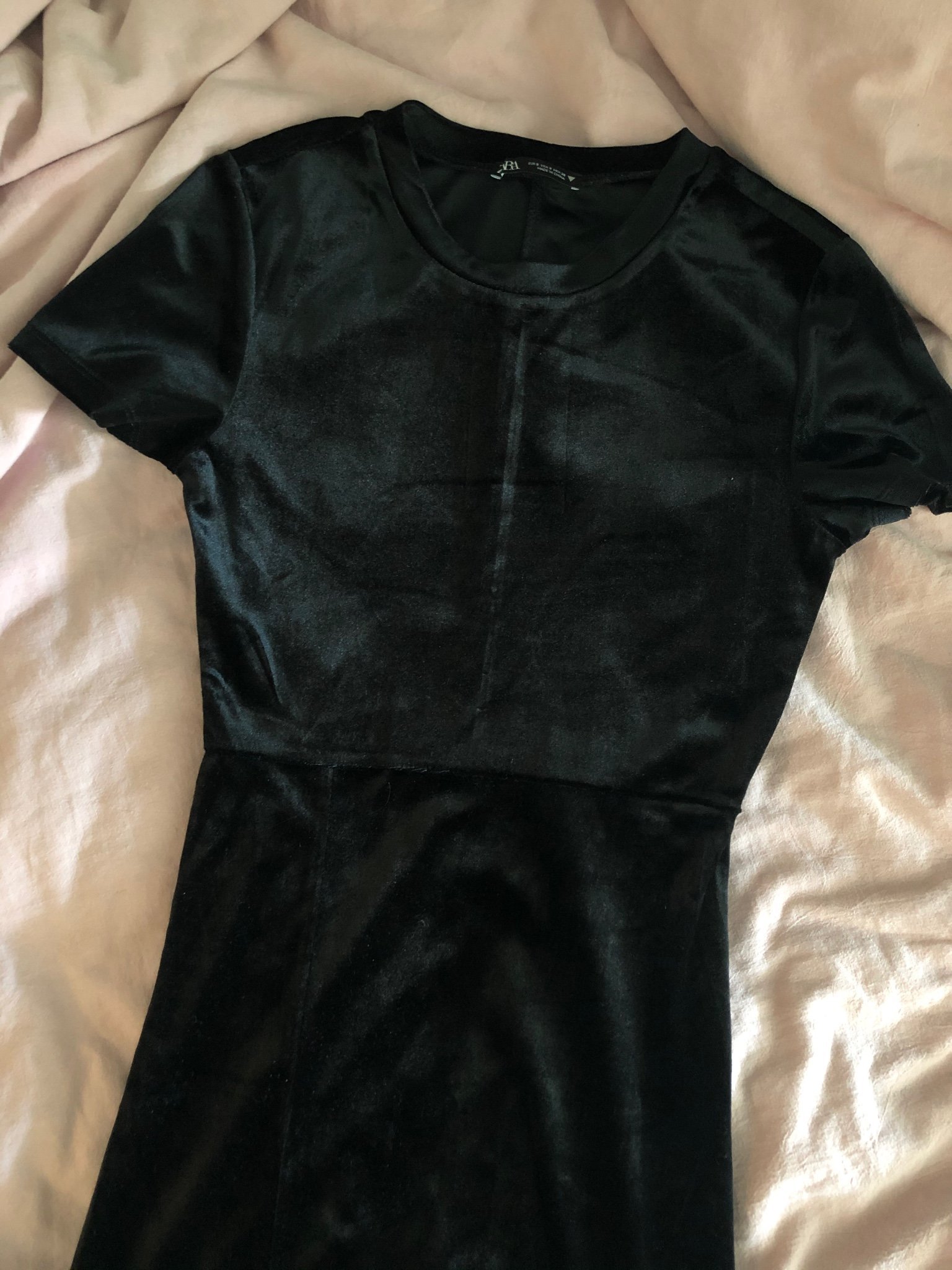 Klänning svart sammet S slits (412314163) ᐈ Köp på Tradera Kort klänning SvartSammet DAM | H&M SE