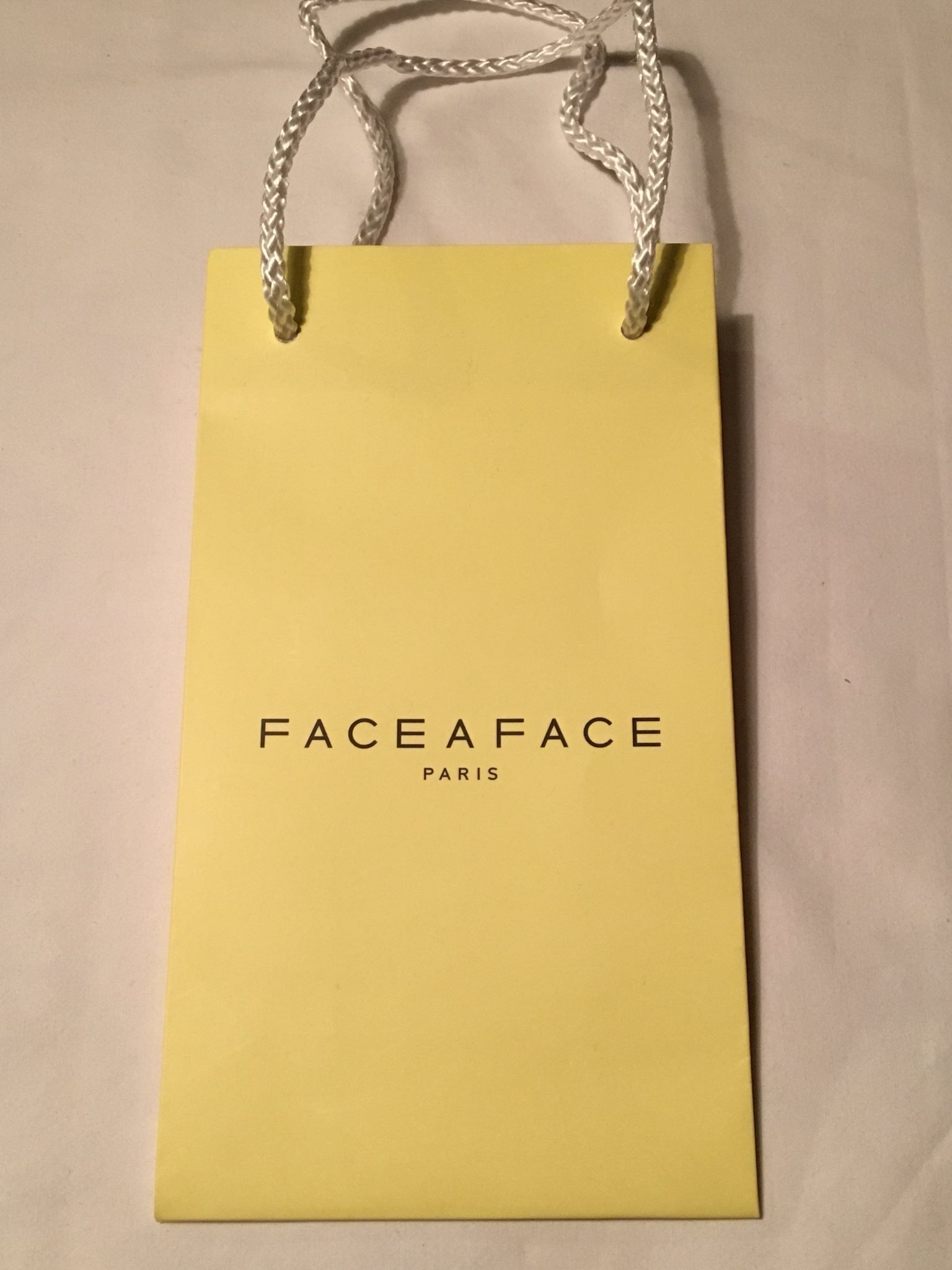 Face A Face Pappers påse gul