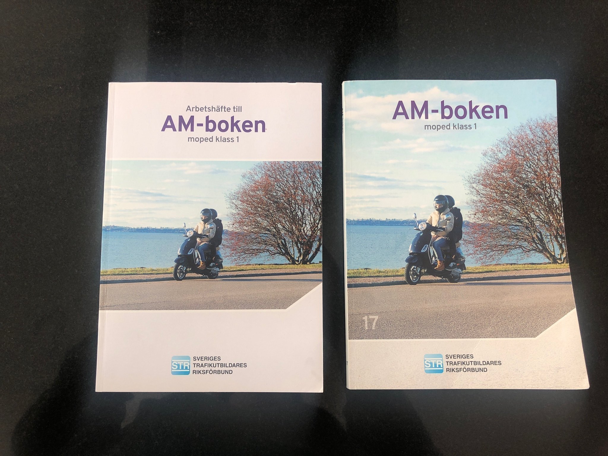 Se produkter som liknar Amboken körkortsbok moped kl.. på Tradera
