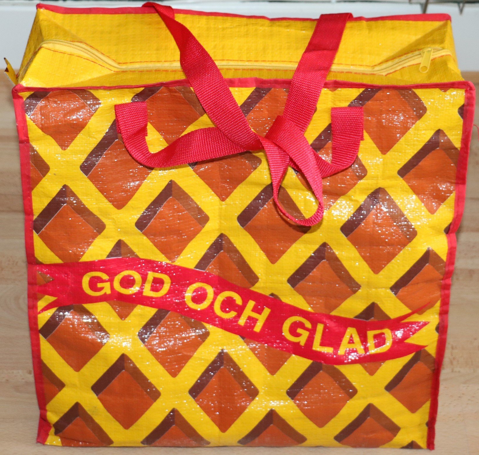 Reklam väskakasse Cloetta Kexchoklad 45 * 45 * 18 cm. Reklam väskakasse Cloetta Kexchoklad 45 * 45 * 18 cm.