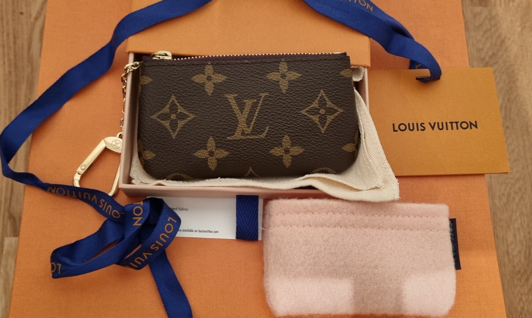 monogram louis vuitton key pouch