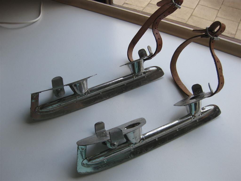 Bildresultat för gamla skridskor 50-tal