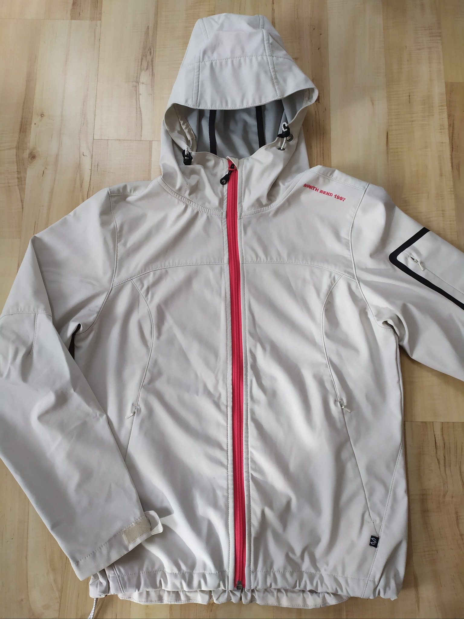 Softshell jacka, Stl 38, North Bend. (391781411) ᐈ Köp på Softshell jacka, Stl 38, North Bend. (391781411) ᐈ Köp på