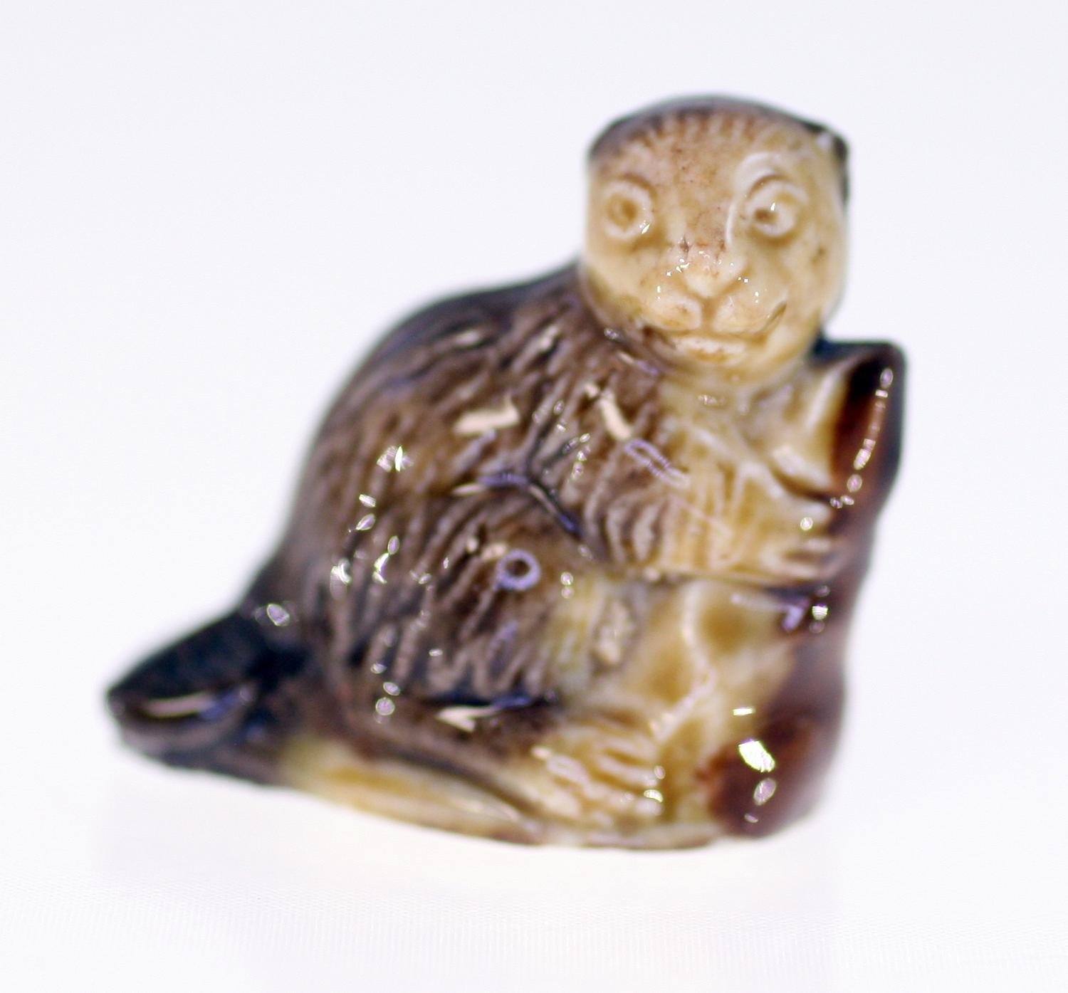 Wade England 'Whimsies' porcelain beaver orname.. Köp på Tradera