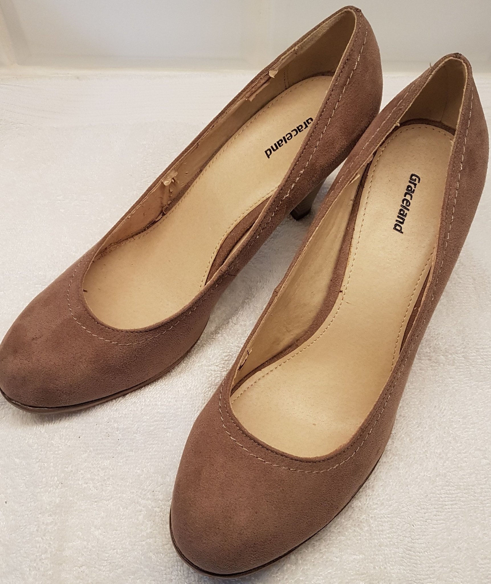 Nya pumps gammelrosa strl 42 Graceland mocka syntet beige randig klack