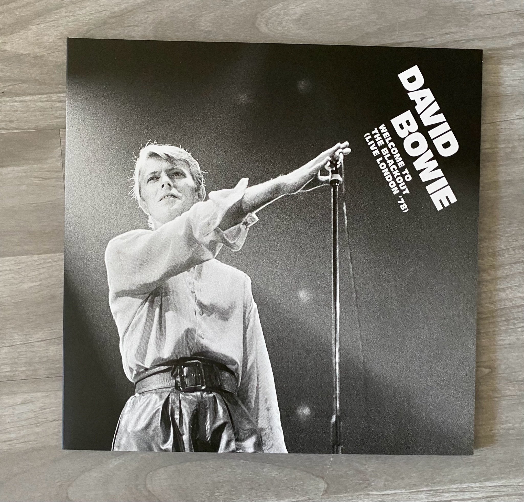 Se produkter som liknar David Bowie - Welcome To The .. på Tradera