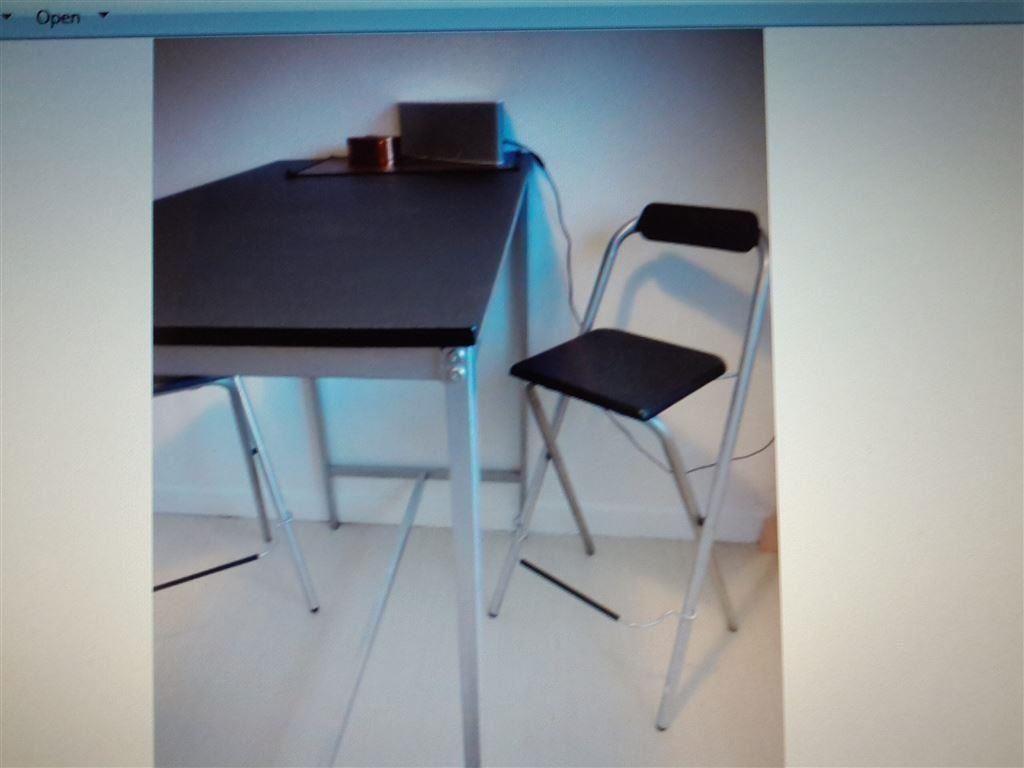 Barbord med 2 hopfällbara stolar på tradera.com köksmöbler ...