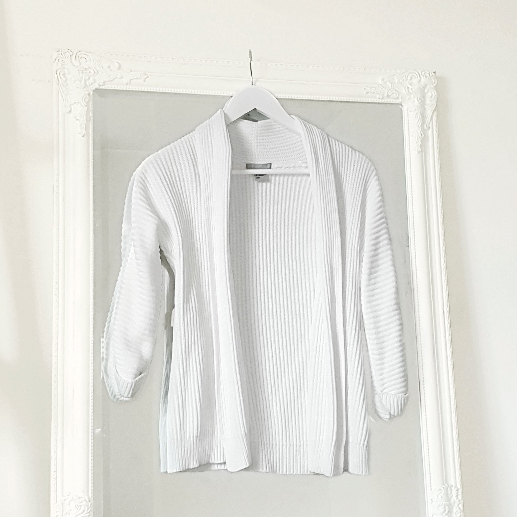 vit kofta XS H&M kort modell chic klassisk stil.. (420369401 vit kofta XS H&M kort modell chic klassisk stil.. (420369401