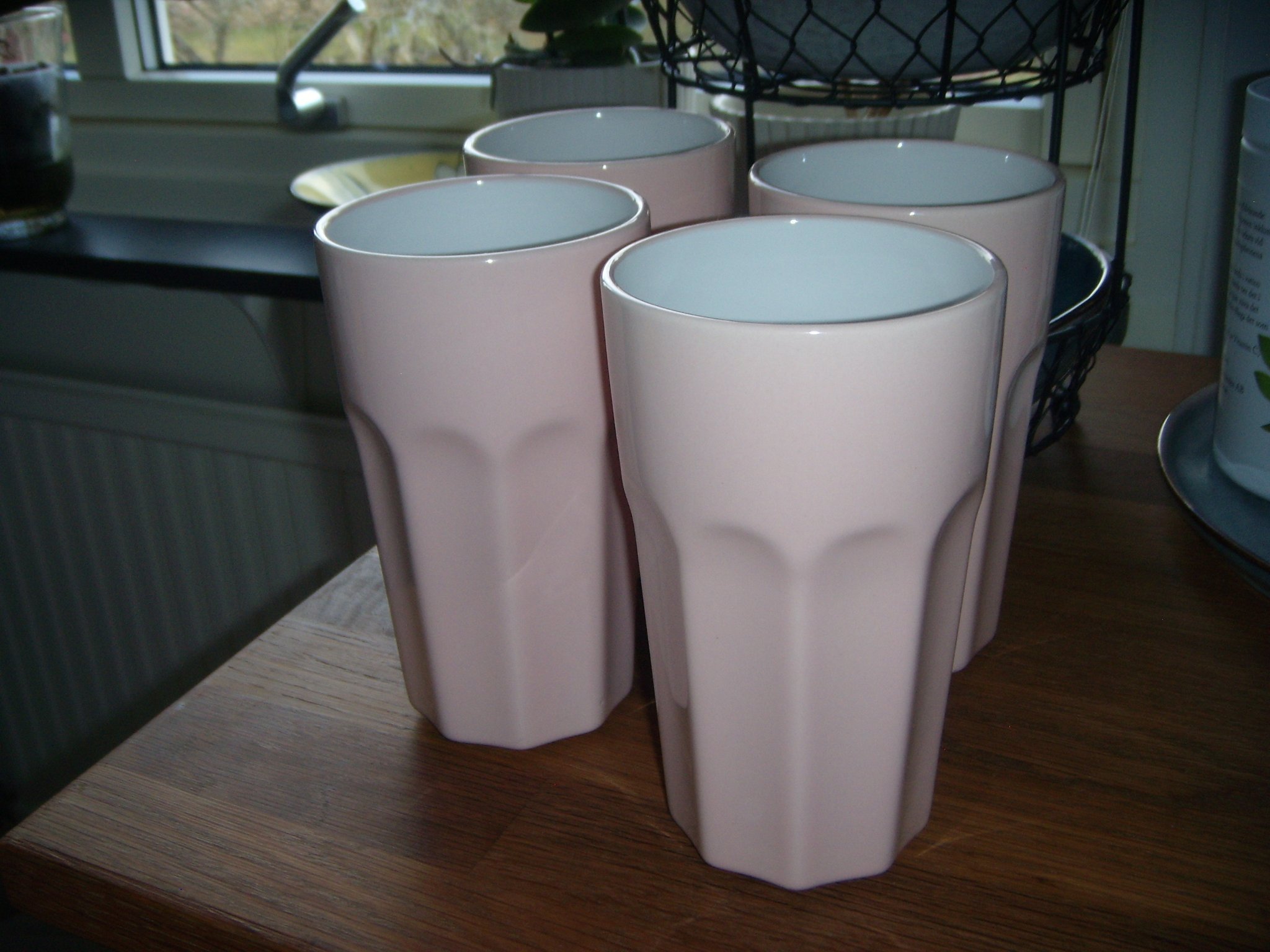 4 rosa kaffemuggar. Rymmer 4 dl
