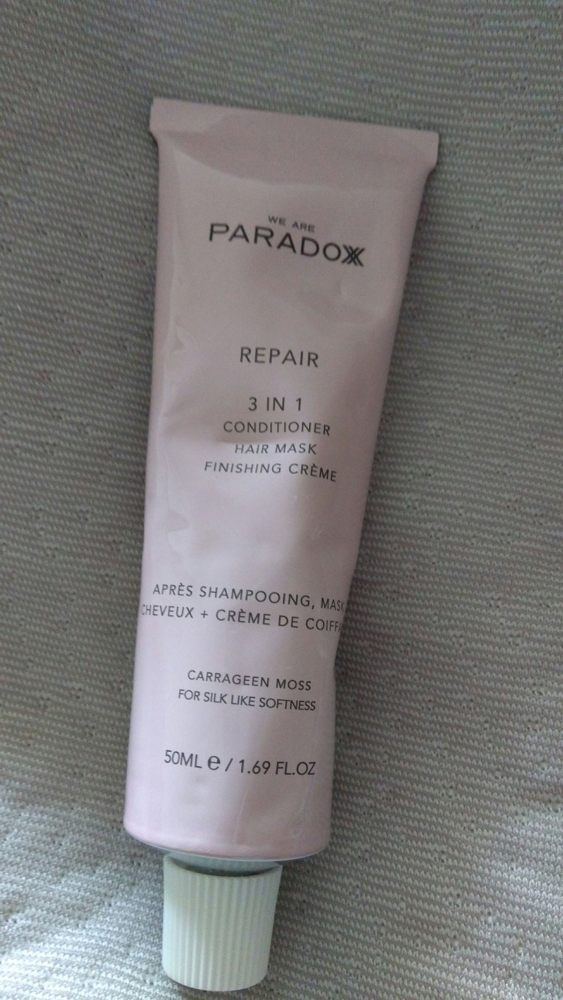 Se produkter som liknar We are PARADOX repair 3in.. på Tradera