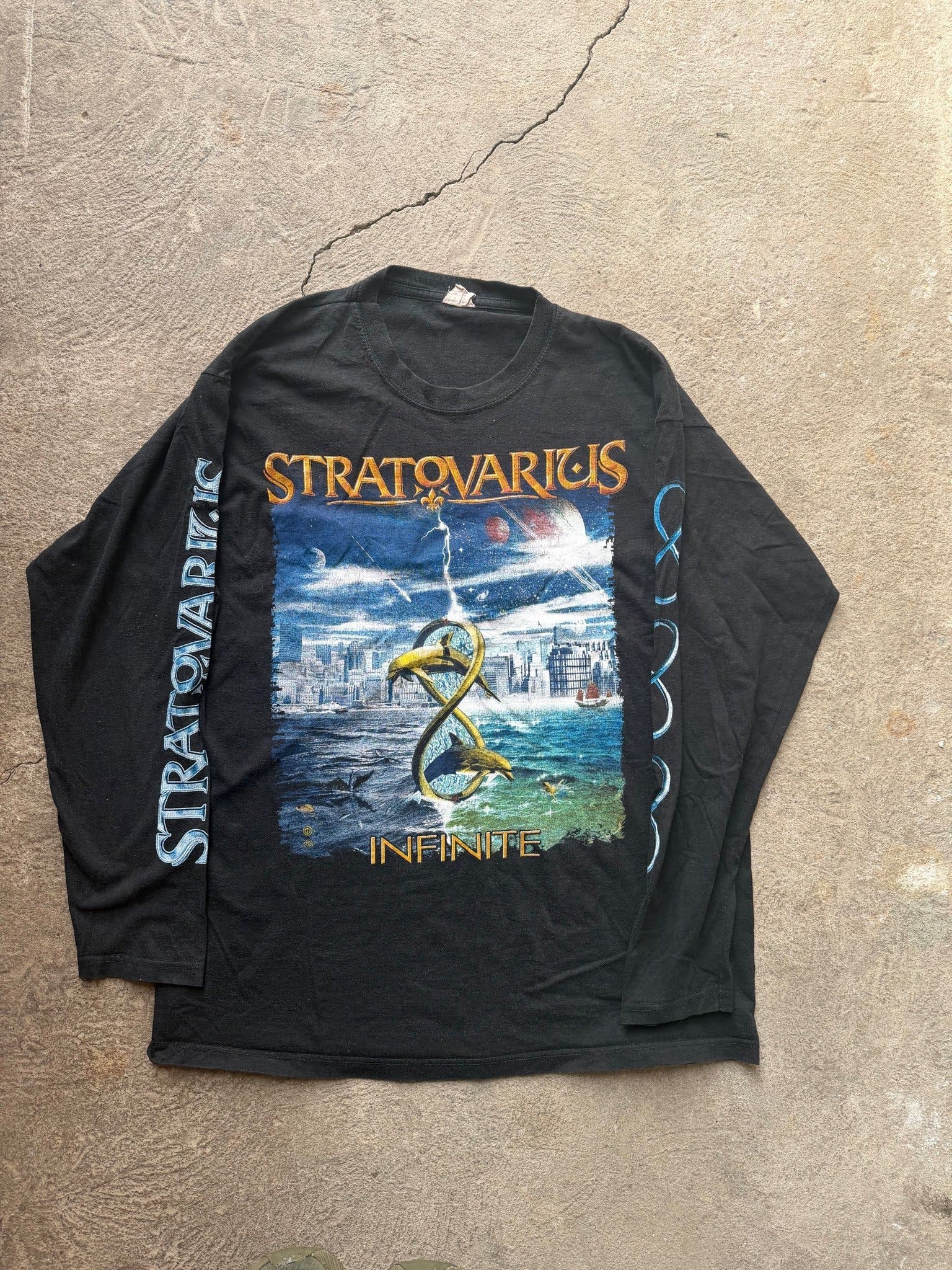 Se produkter som liknar 00s Stratovarius Infinite Wor.. på Tradera