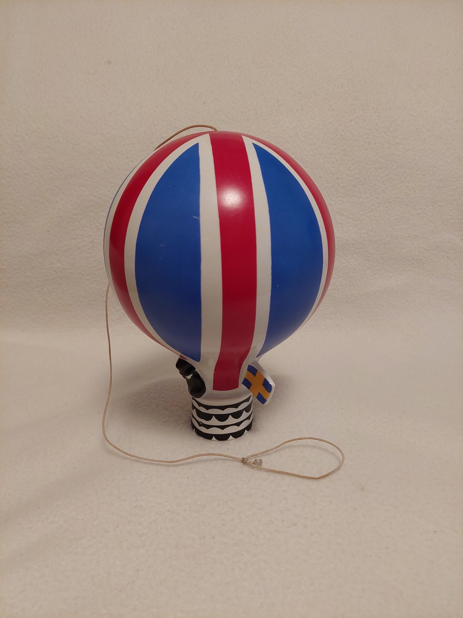 Lisa Larson ◇ Traffic Liten luftballong Se produkter som liknar Lisa Larson Traffic Luftballo.. på Tradera