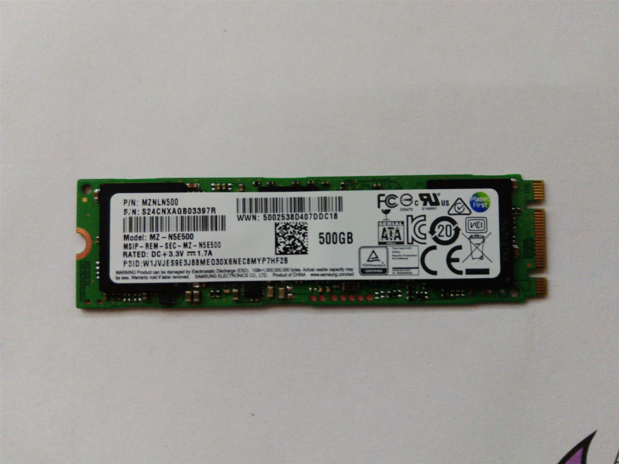 Samsung 850 EVO Series SSD M 2 2280 500GB knapp á Köp Samsung 850 EVO Series SSD M 2 2280 500GB knappt använd